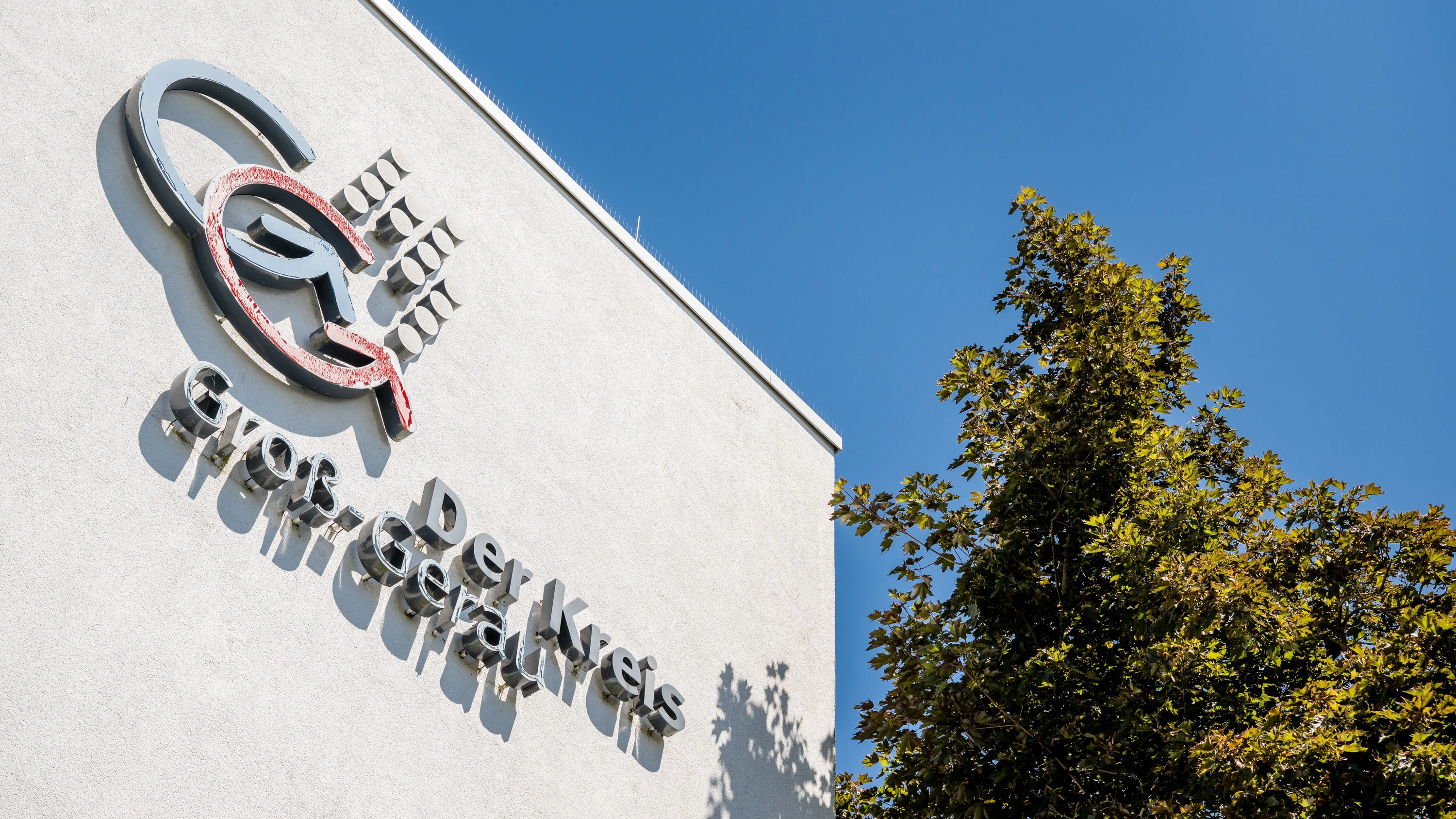 Der Lack ist ab: Im Kreis Groß-Gerau verlangen viele Kommunen von ihren Bürgern eine immer höhere Grundsteuer B. Trotzdem reicht das Geld oft nicht. - Maximilian von Lachner