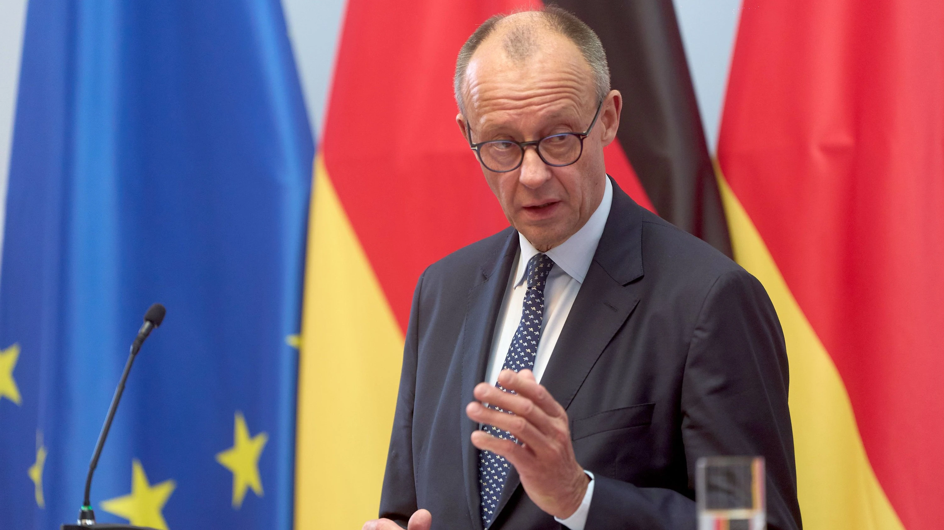 Liveblog Bundespolitik: Merz: Teile der neuen US-Sicherheitsstrategie sind „inakzeptabel“