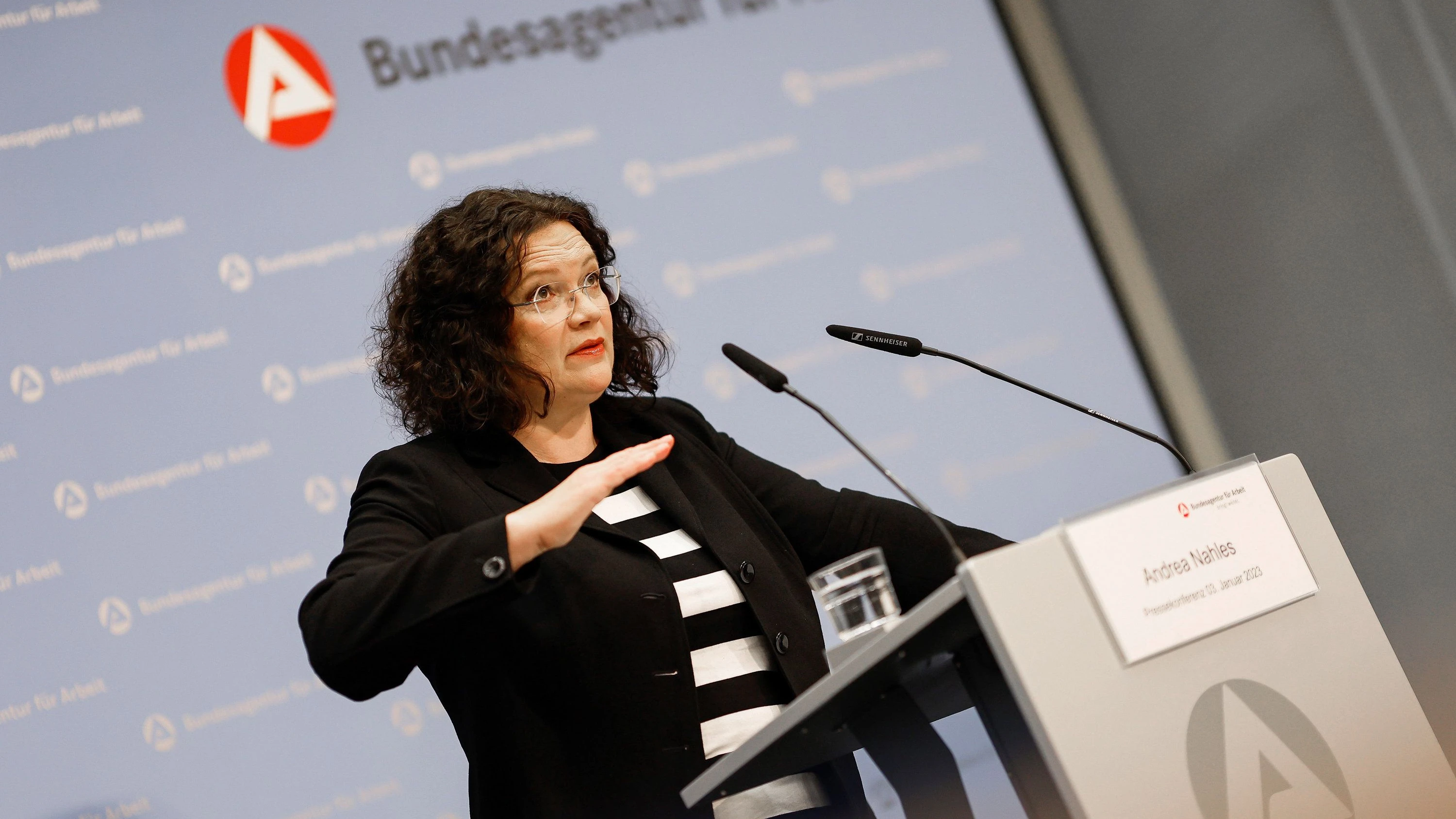 Nahles zum Arbeitsmarkt: „Keine Gruppe ist immun“