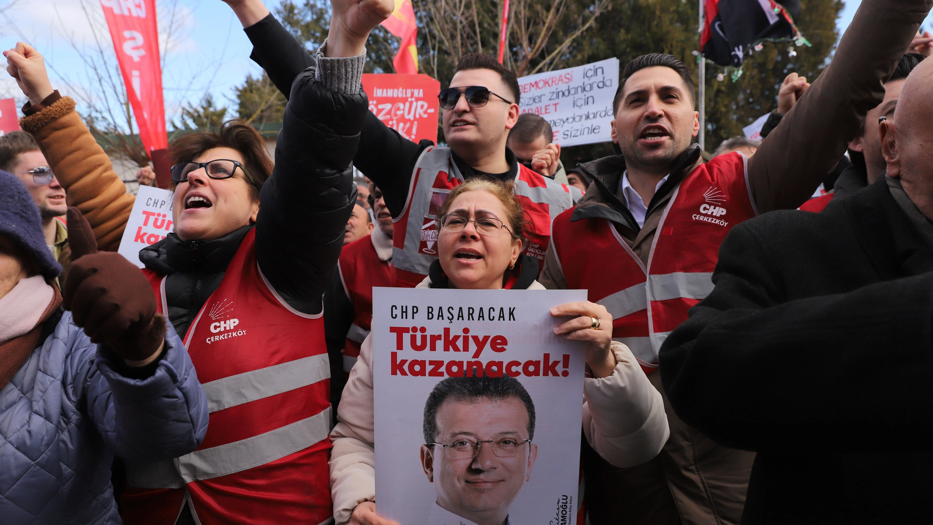 Brief aus Istanbul: Wie absurd Erdoğan seine Macht sichert Brief aus Istanbul: Wie absurd Erdoğan seine Macht sichert