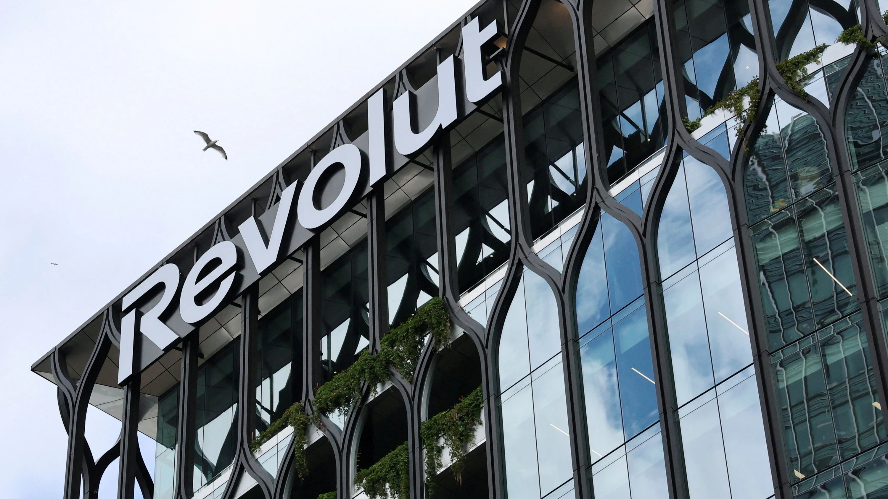 Aktienverkauf: Revolut ist nun so wertvoll wie Deutsche Bank und Commerzbank zusammen