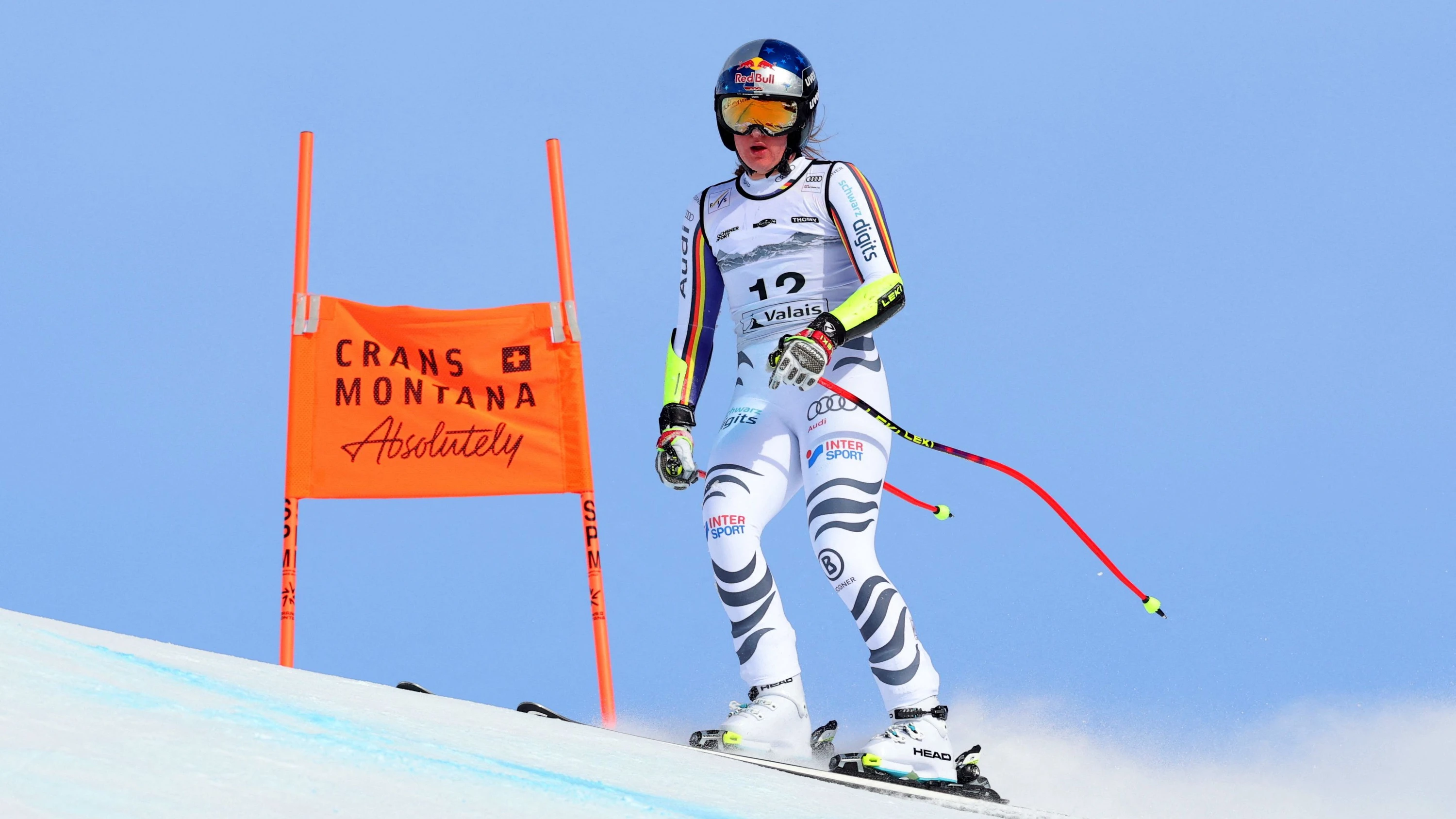 Schockmoment bei Super-G: Emma Aicher stürzt bei Olympia-Generalprobe