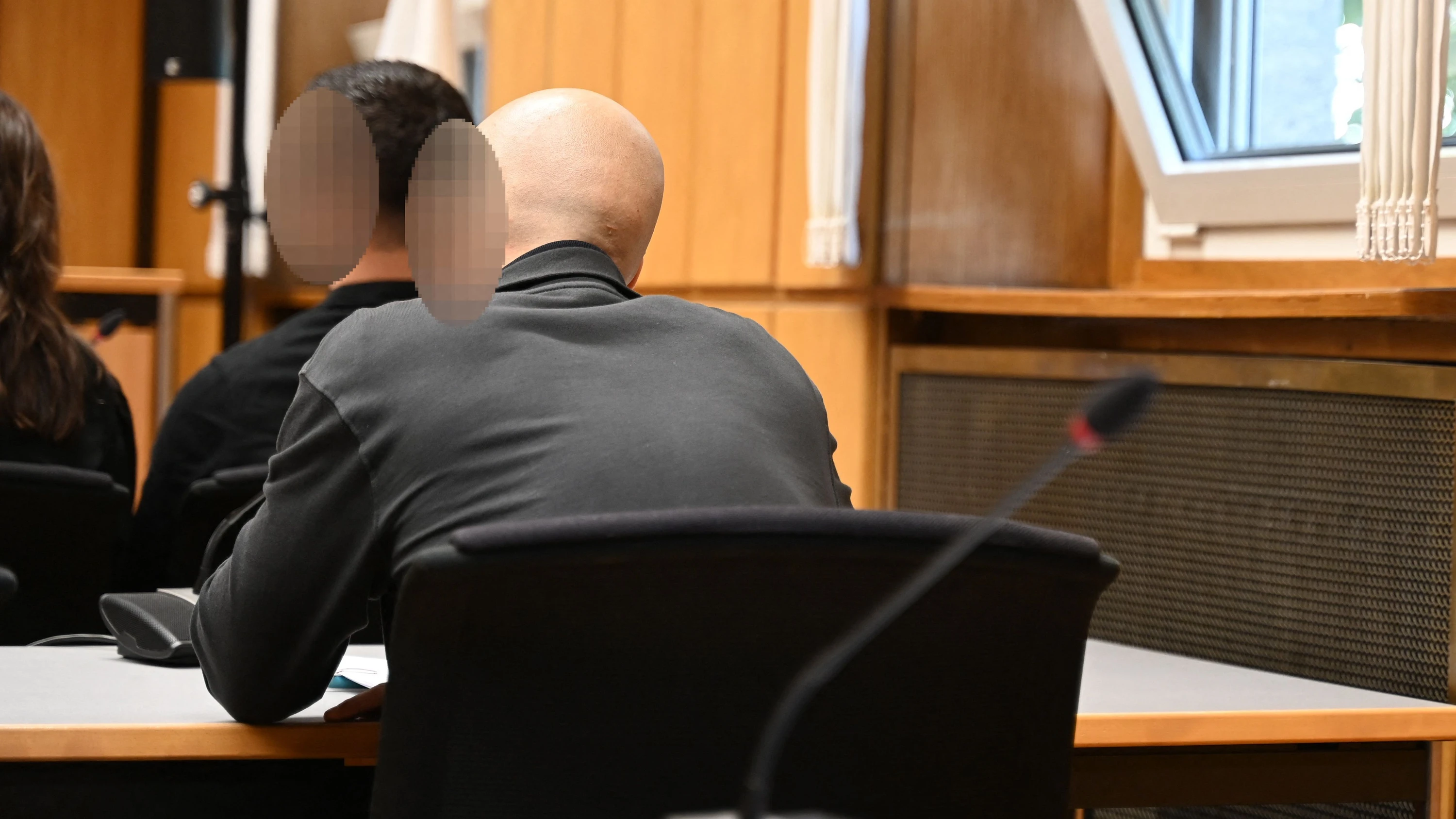 87.000 Euro: Sie sollen ihren Ex-Chef gefesselt und erpresst haben
