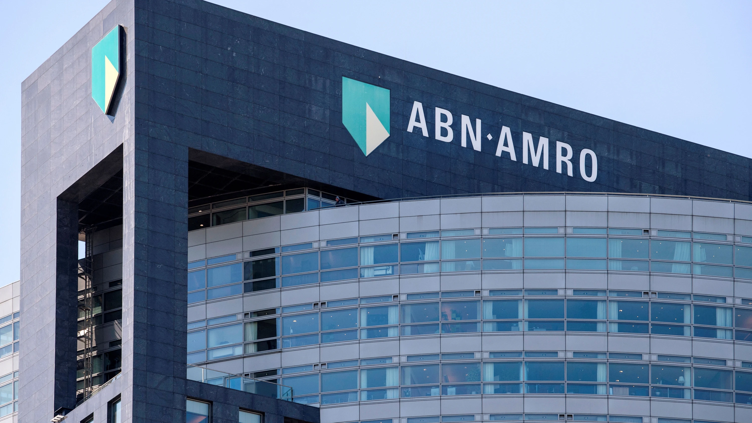 Noch 10,5 Prozent: Niederlande halbieren Staatsanteil an ABN Amro Noch 10,5 Prozent: Niederlande halbieren Staatsanteil an ABN Amro