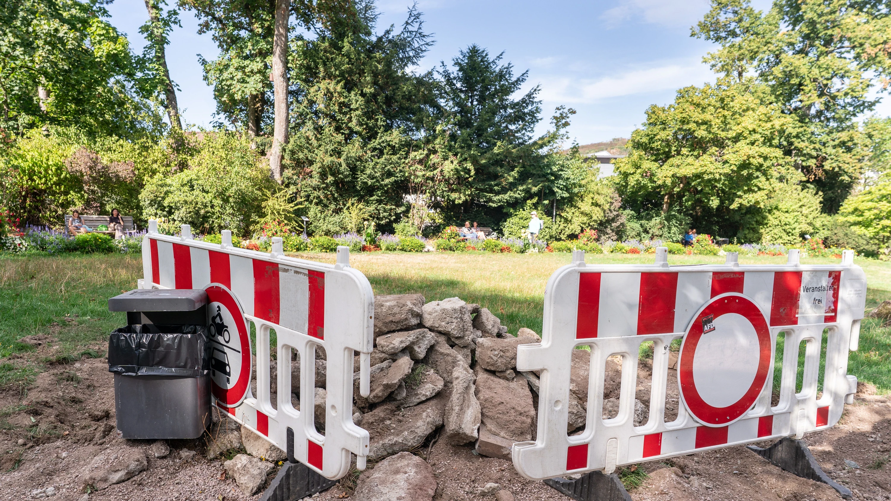 Stadtmitte Königstein: Kurbad wird zur Wasserquelle für die Kurpark-Bäume