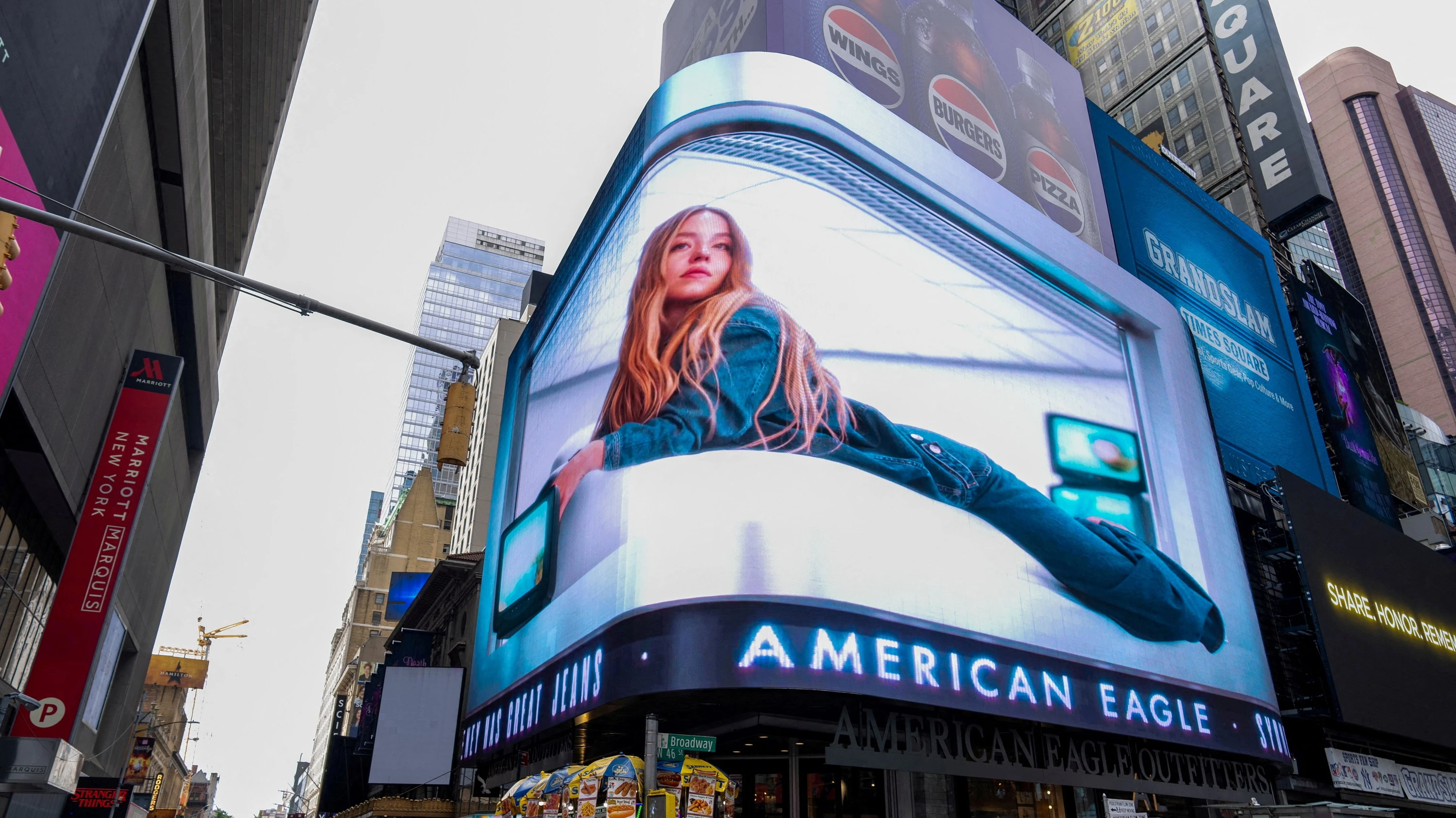 „Ehrlich überrascht“: Sydney Sweeney äußert sich zu American-Eagle-Kampagne „Ehrlich überrascht“: Sydney Sweeney äußert sich zu American-Eagle-Kampagne