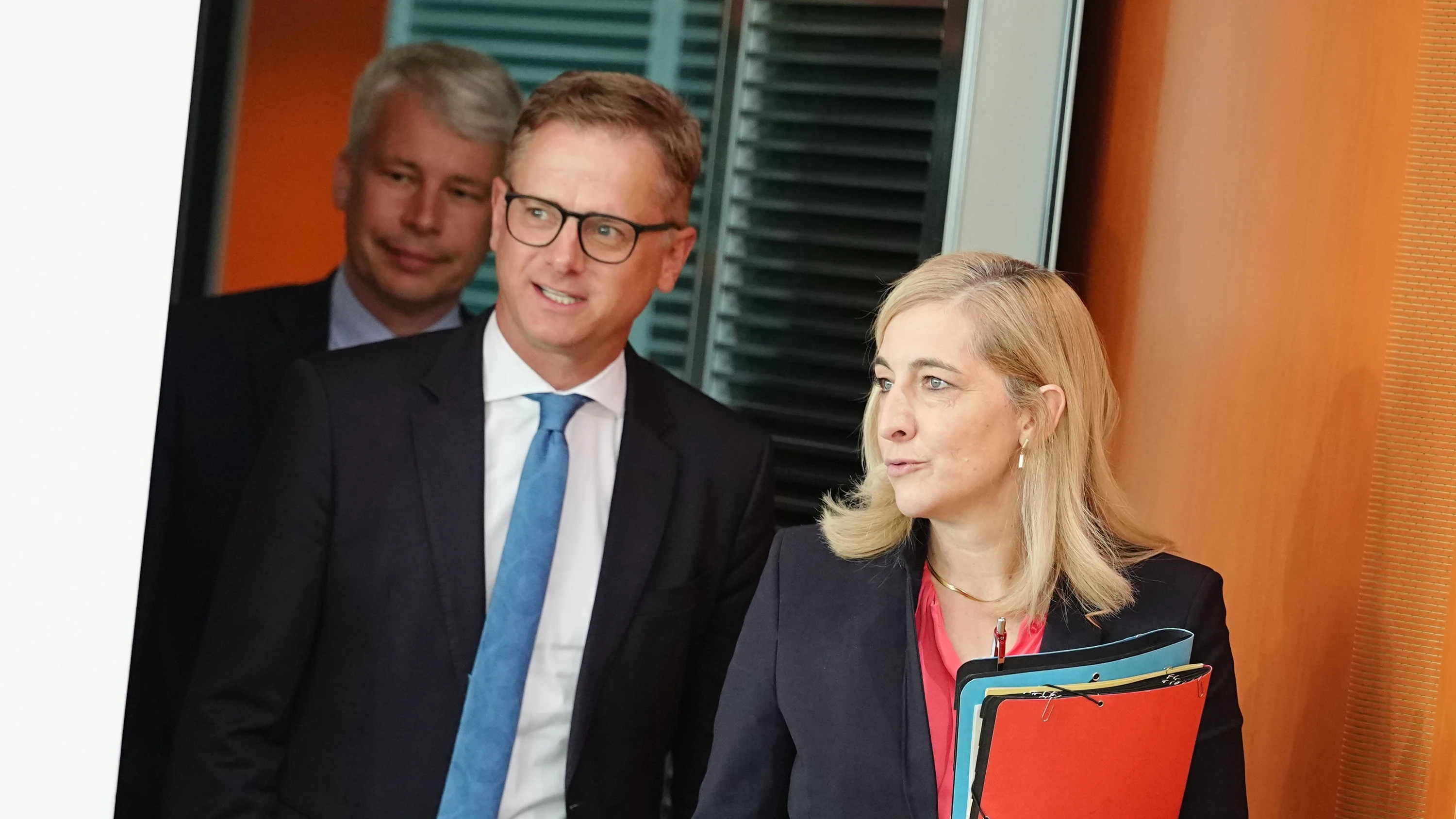 Amtsübernahme von Nina Warken: Linnemann muss mehr Markt wagen