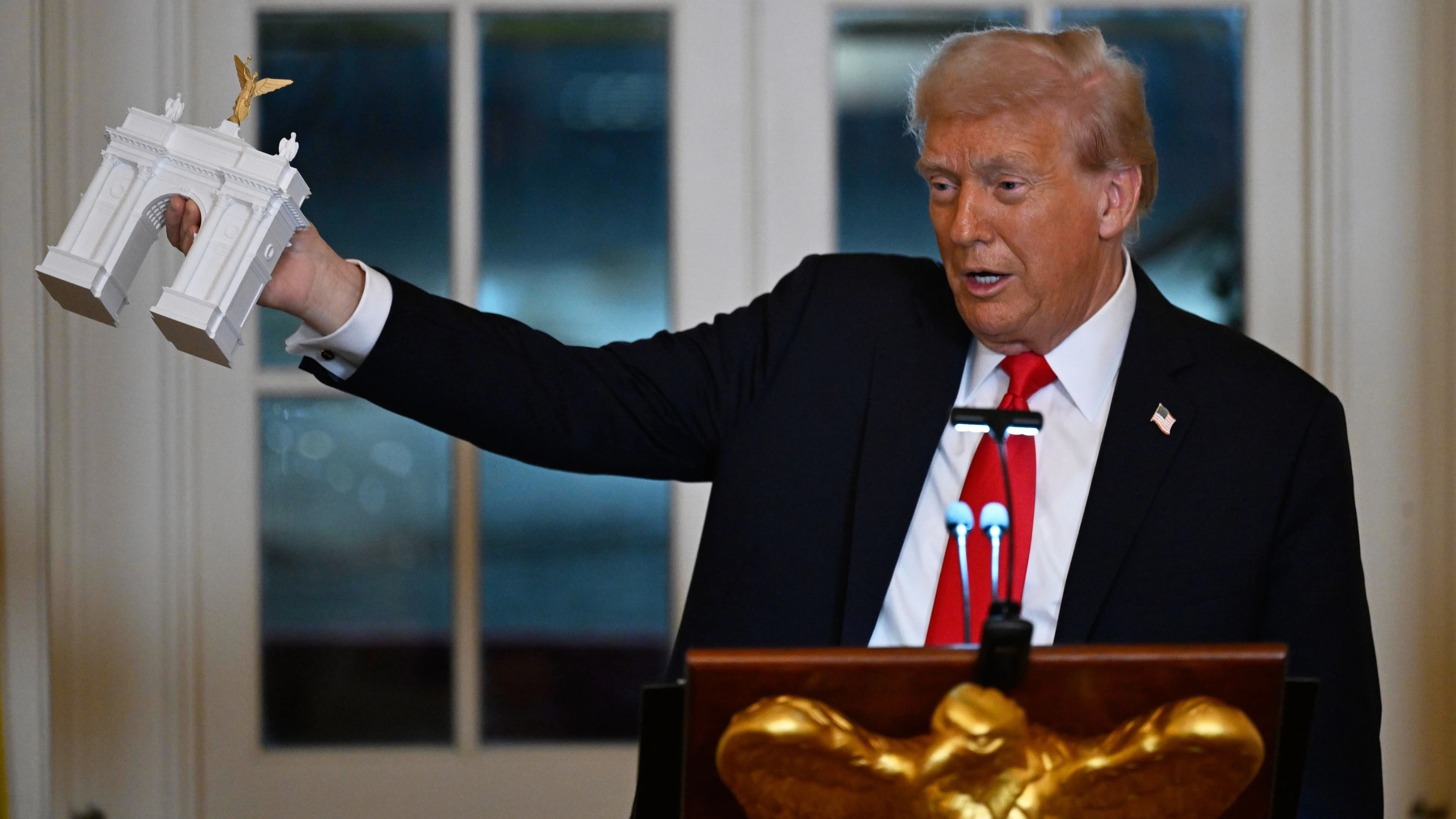 Umstrittenes Projekt: Plötzlich soll Trumps Triumphbogen ein Militärkomplex werden Umstrittenes Projekt: Plötzlich soll Trumps Triumphbogen ein Militärkomplex werden