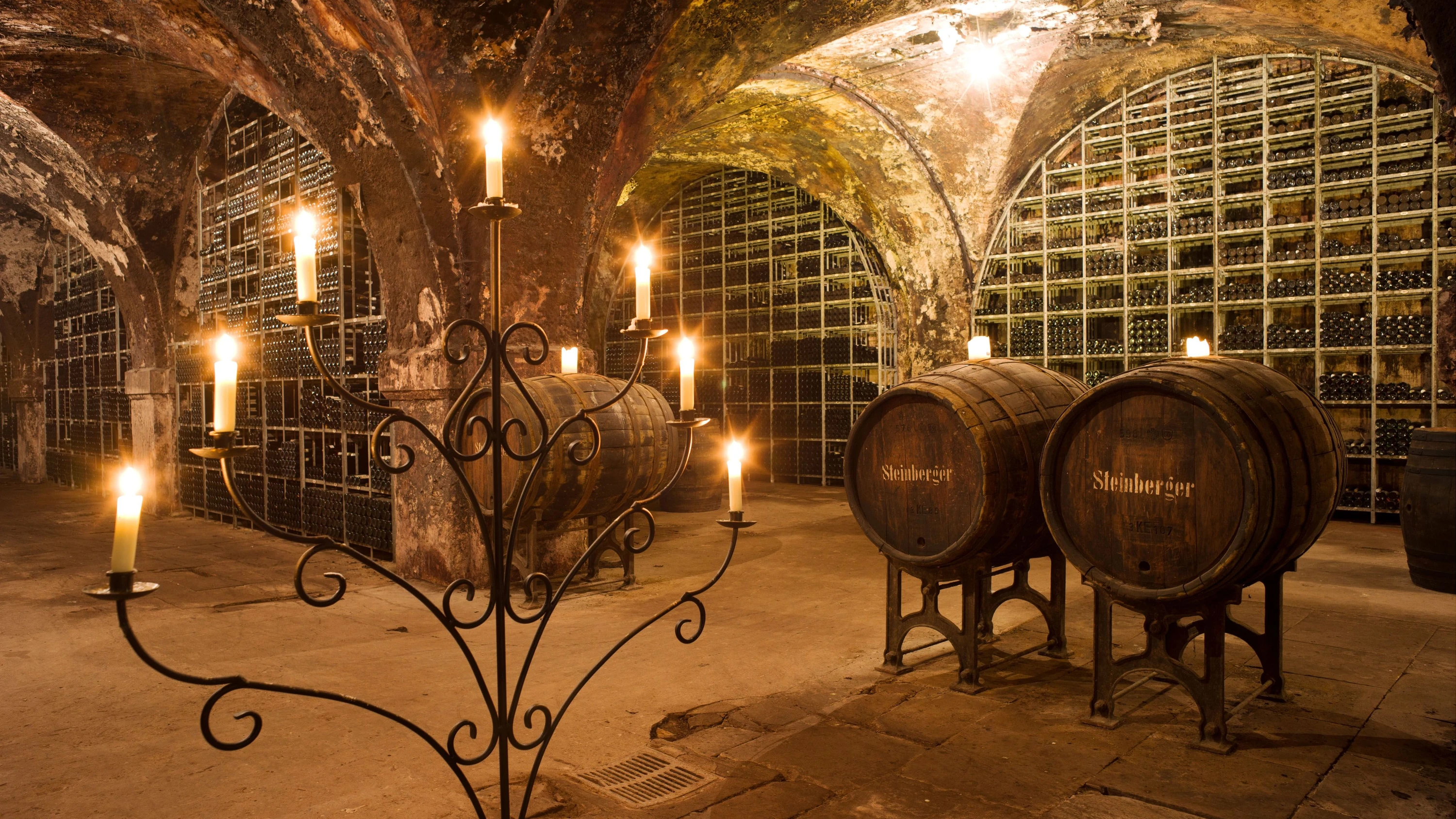 Beeindruckendes Weinarchiv: In der Schatzkammer von Kloster Eberbach lagern Zehntausende Flaschen. - Frank Röth