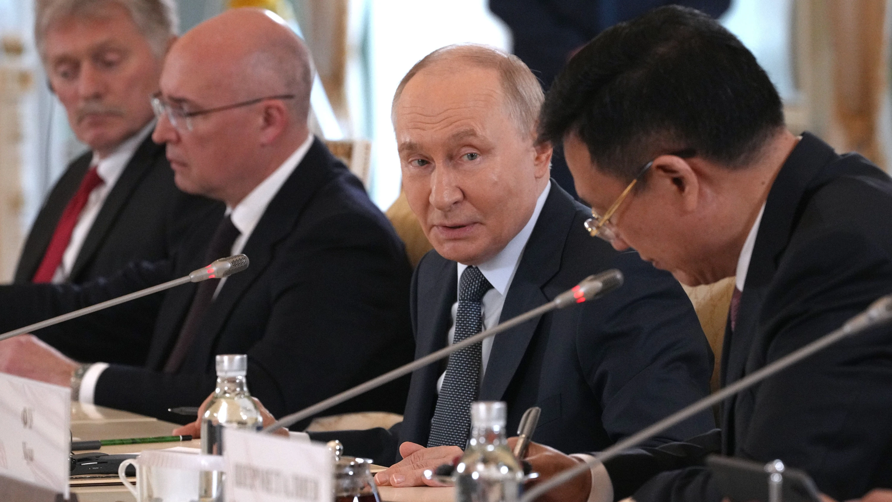 Reaktion auf Brief: Putin lässt Selenskyj auflaufen – und preist die AfD