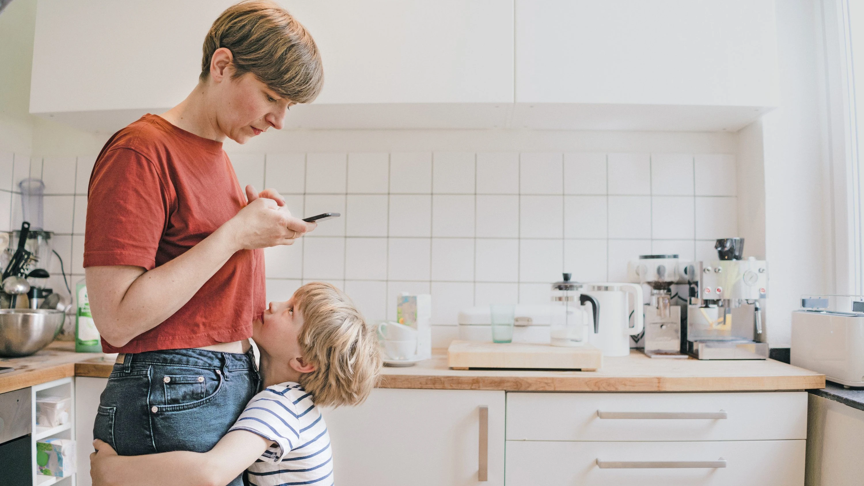 Eltern am Handy: Ja, ich bin eine Smartphone-Mutter. Wie soll es denn anders gehen?