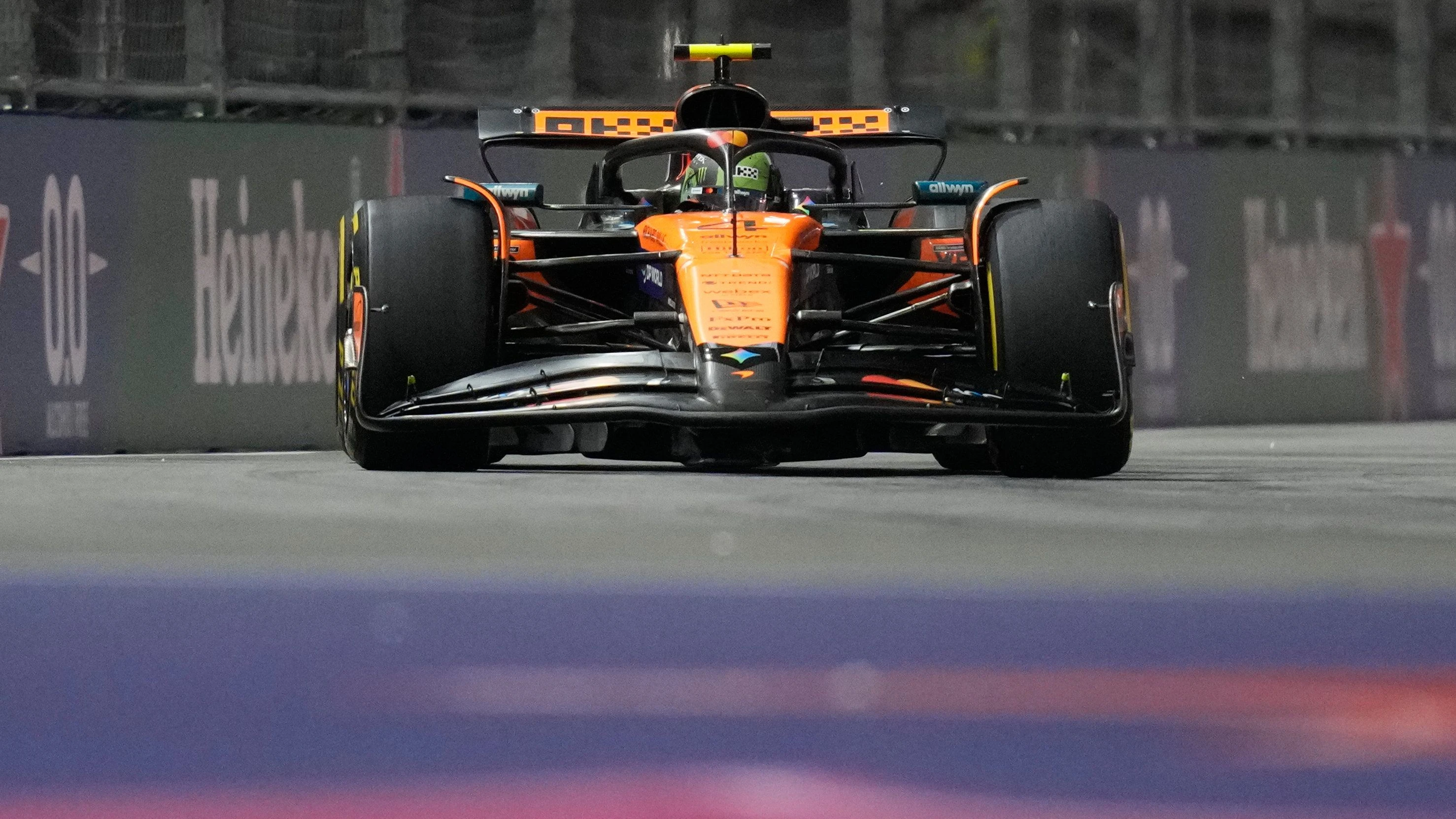 McLaren sucht das Limit: Millimeter entscheiden die Formel-1-WM McLaren sucht das Limit: Millimeter entscheiden die Formel-1-WM