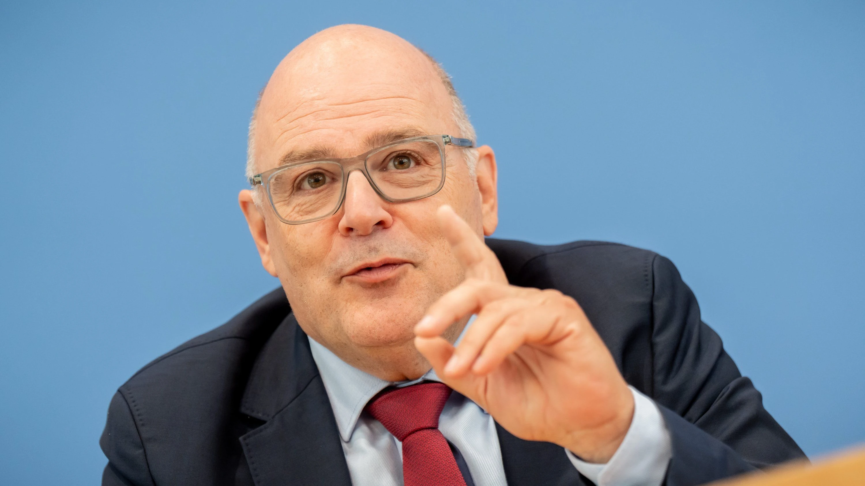 Liveblog Bundespolitik: Arbeitgeber gegen Rentenalter nach Beitragsjahren