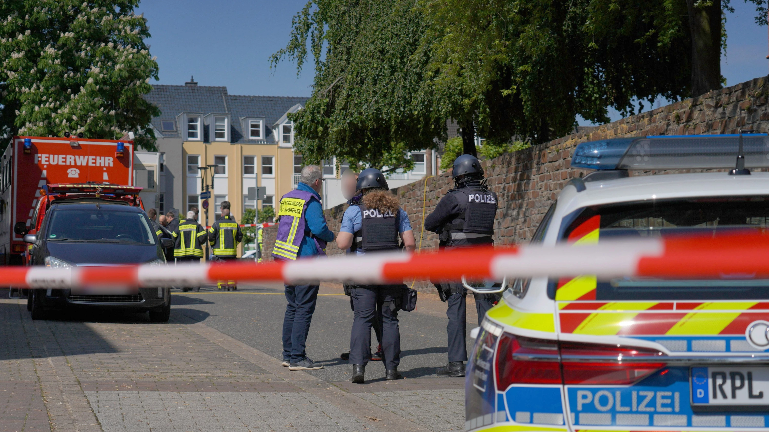 Unklare lage: Geiselnahme in Volksbank