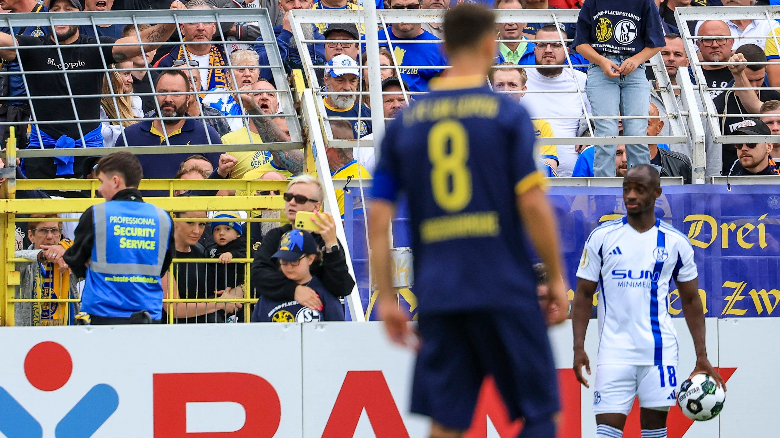 Rassismus-Eklat im DFB-Pokal: DFB-Sportgericht reduziert Leipziger Strafe