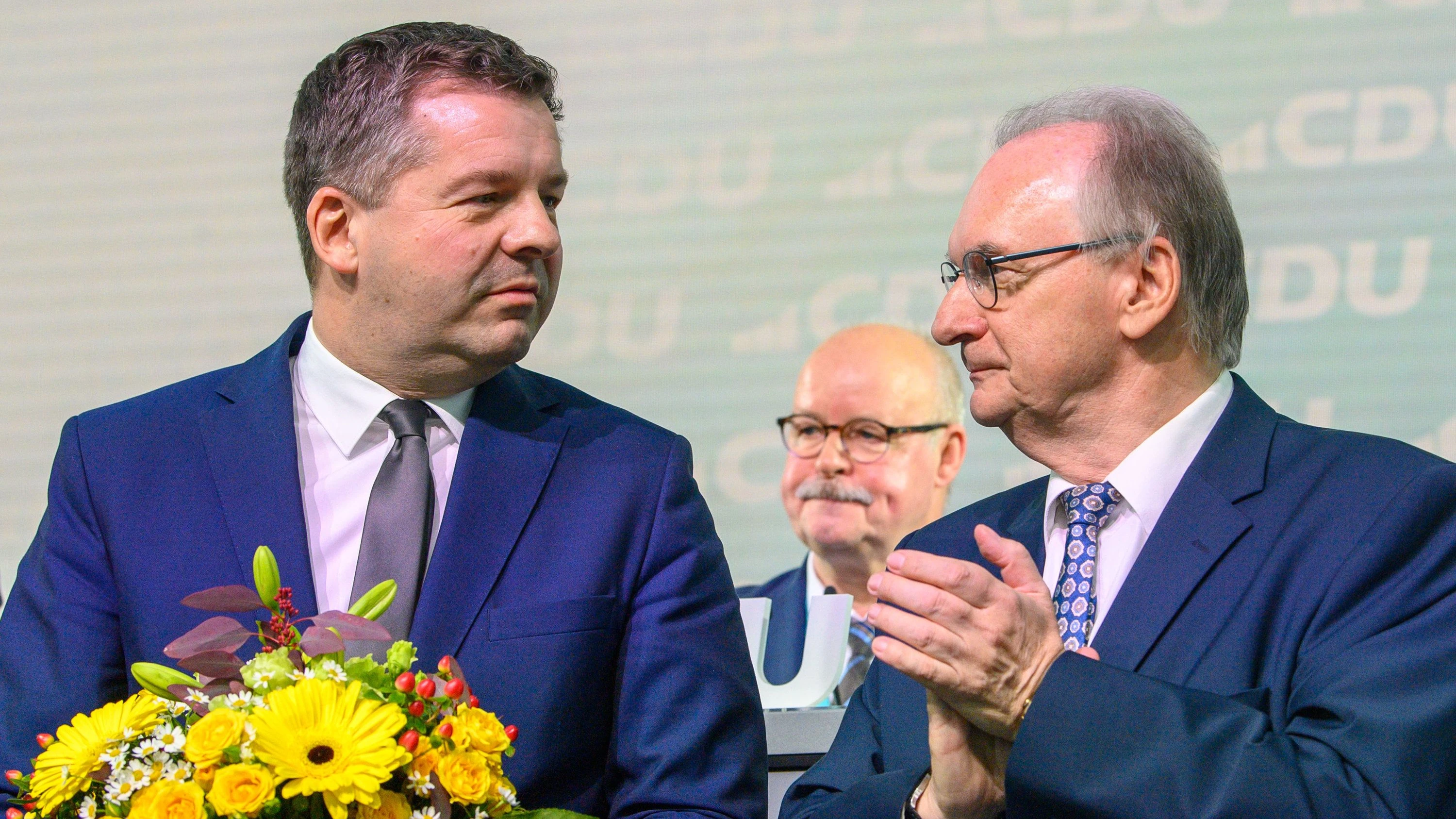 Sachsen-Anhalt: Noch schnell ein neuer Landesvater in Sachsen-Anhalt Sachsen-Anhalt: Noch schnell ein neuer Landesvater in Sachsen-Anhalt