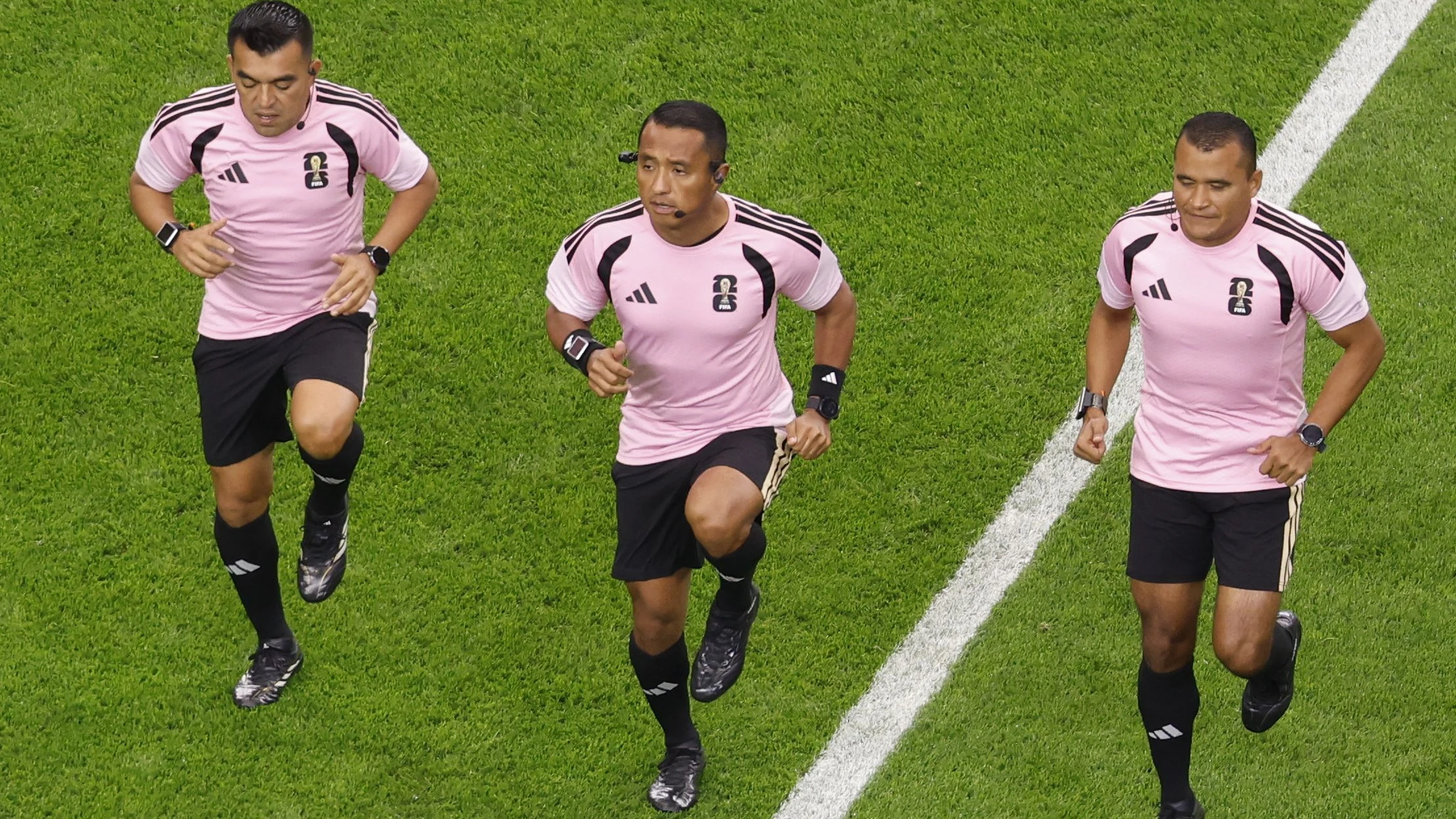 Fußball-Pink: Jetzt endlich eine Männer-Farbe? Fußball-Pink: Jetzt endlich eine Männer-Farbe?