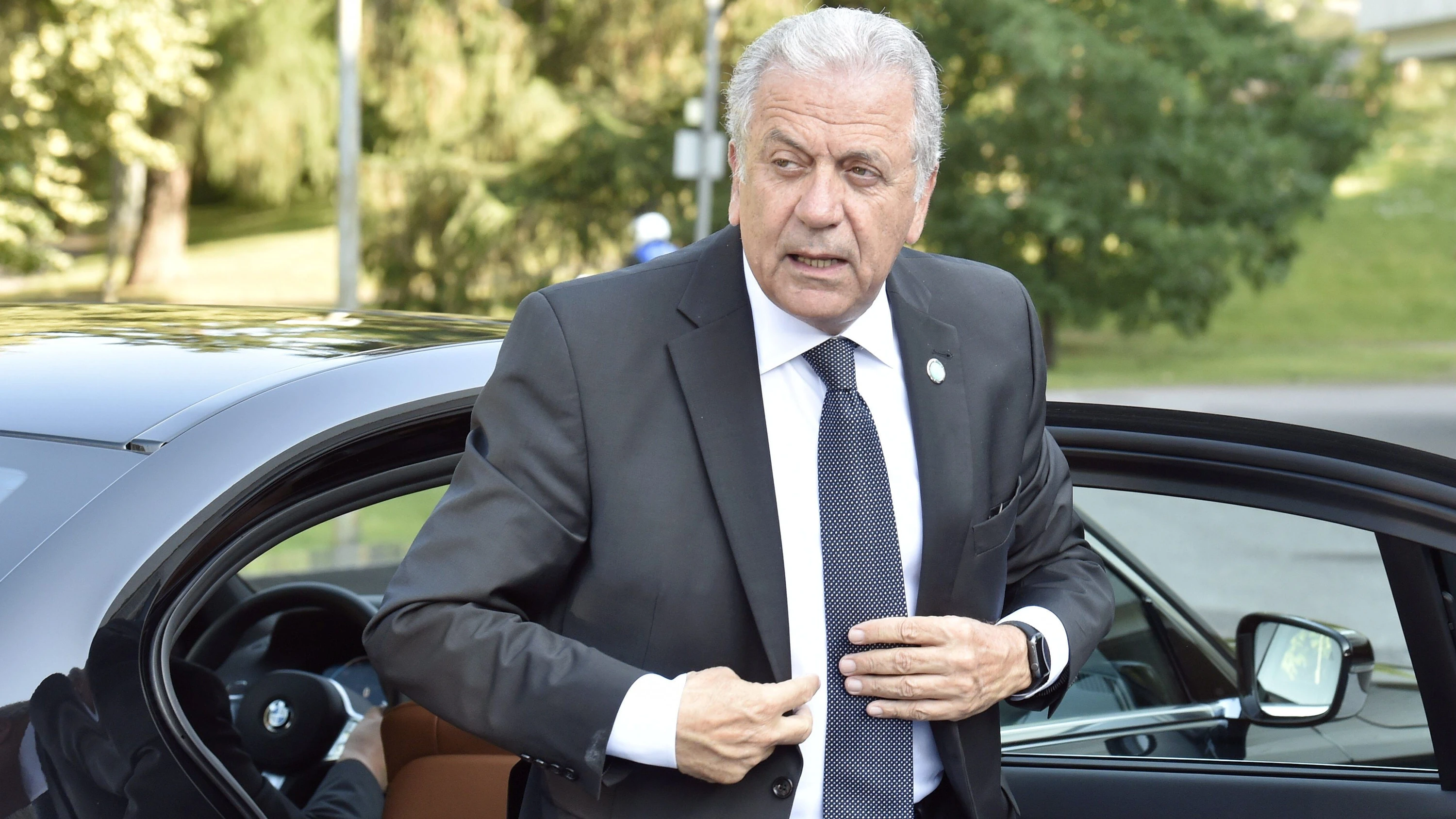 Wegen Qatargate: Immunität von Ex-EU-Kommissar Avramopoulos aufgehoben Wegen Qatargate: Immunität von Ex-EU-Kommissar Avramopoulos aufgehoben