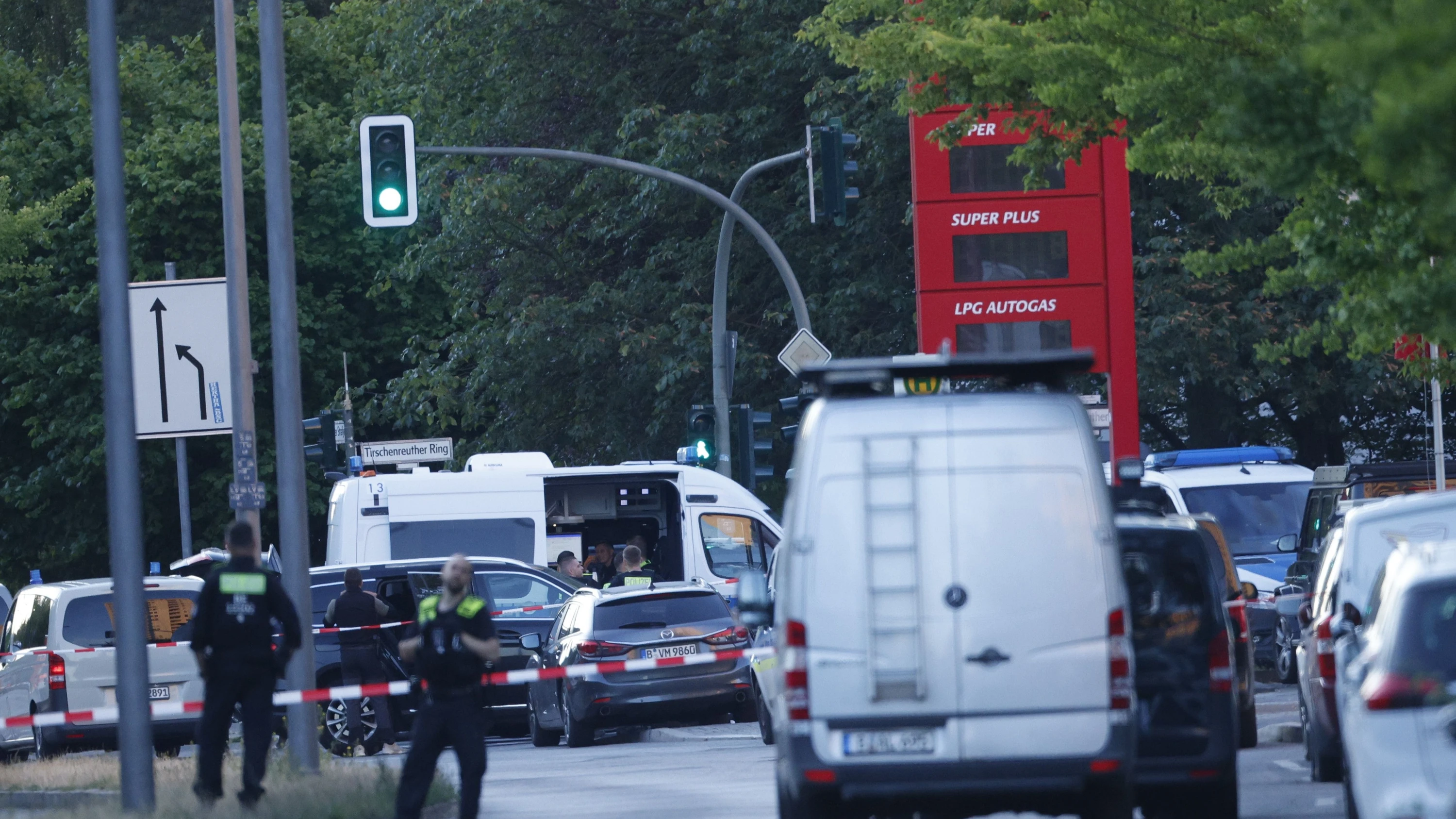Berlin: Geiselnahme in Supermarkt - Polizei im Großeinsatz