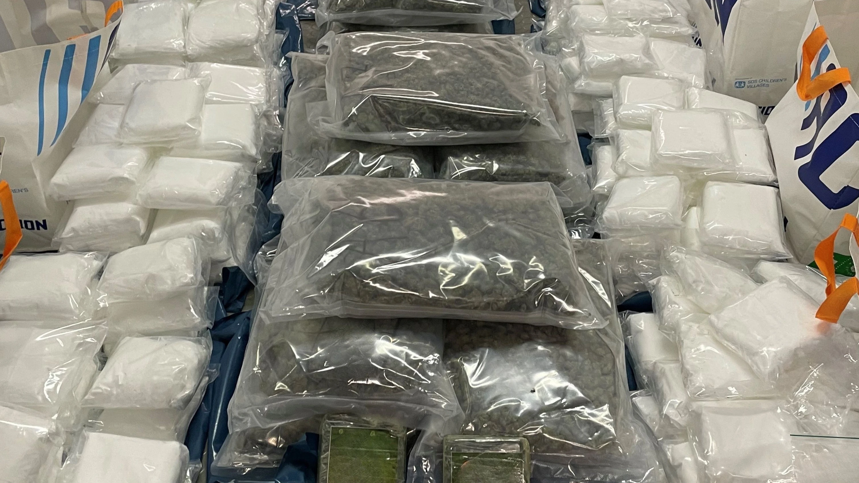 Drogendealer verhaftet: Polizei stellt Hunderte Kilo Rauschgift sicher