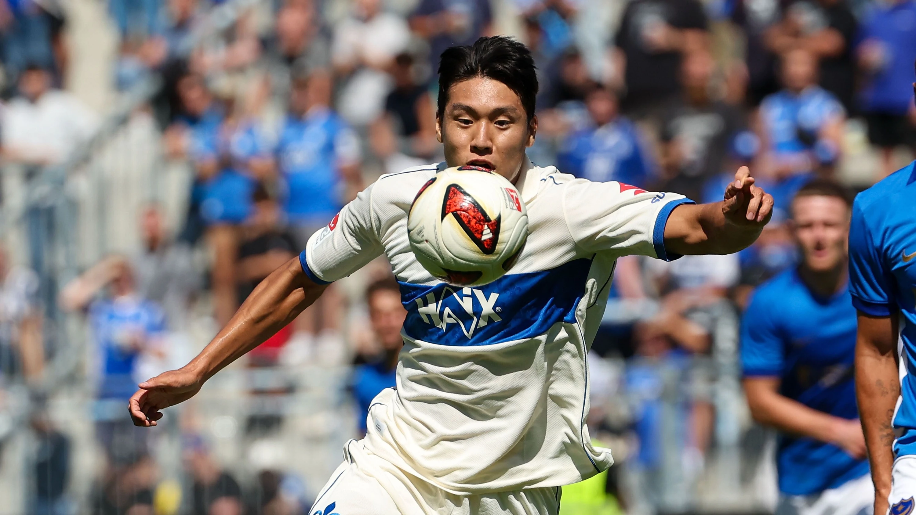 Angreifer von Format: Der Südkoreaner Hoe-Jae Lee ist nicht gekommen, um sich bei den „Lilien“ auf die Bank zu setzen. - Picture Alliance