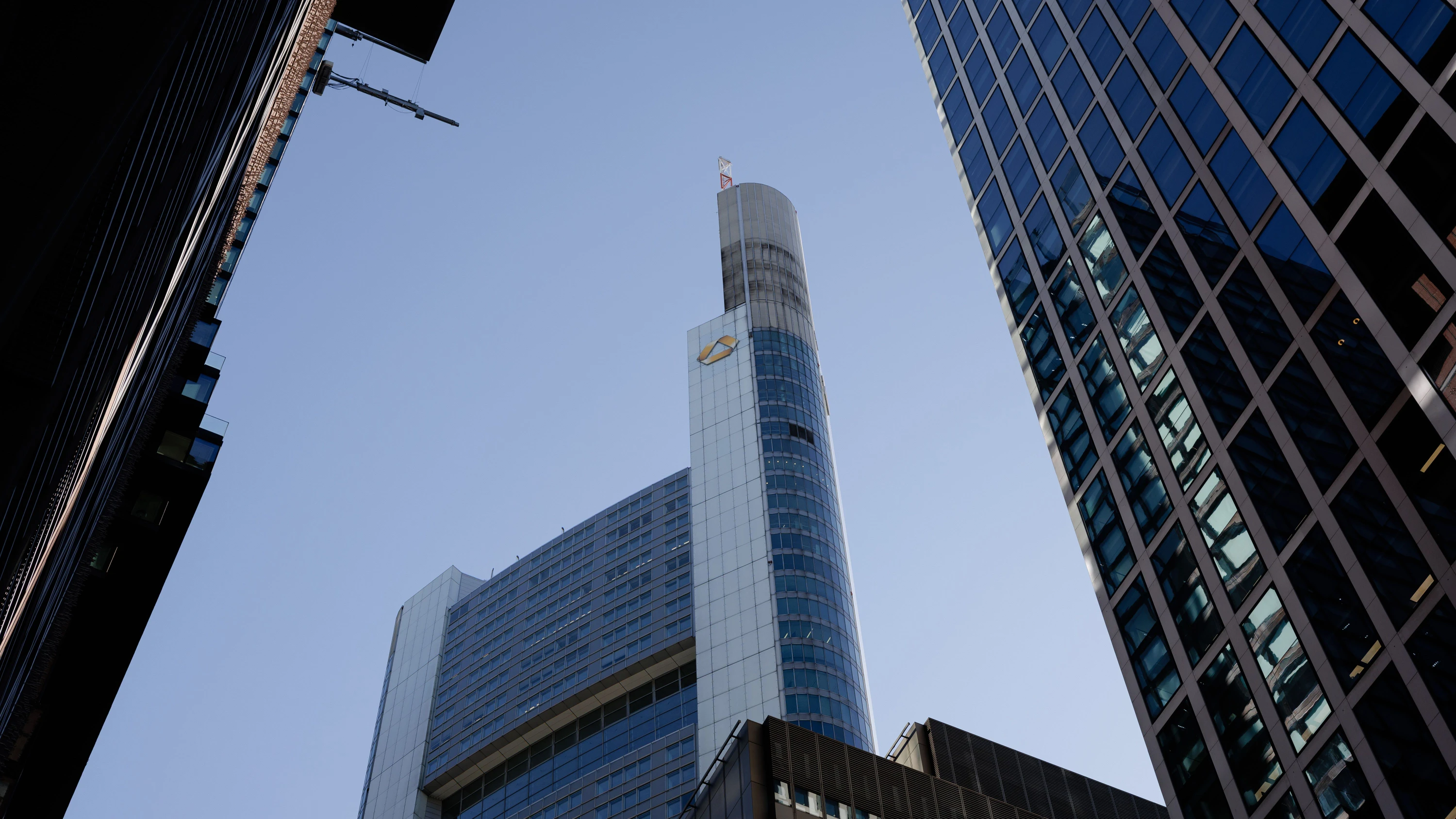 Aufsicht gibt „Okay“: Unicredit rechnet mit Kontrolle über Commerzbank bis Jahresende Aufsicht gibt „Okay“: Unicredit rechnet mit Kontrolle über Commerzbank bis Jahresende