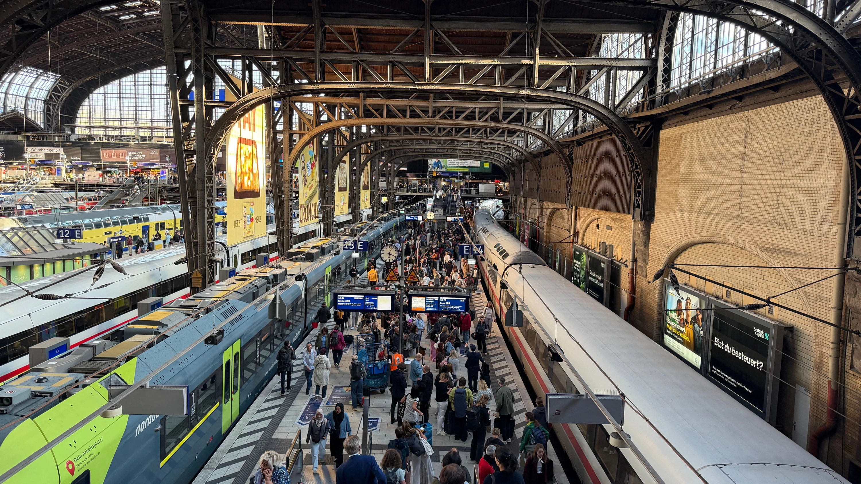 Auf Bahn-Baustelle: Weltkriegsbombe in Hamburg entschärft