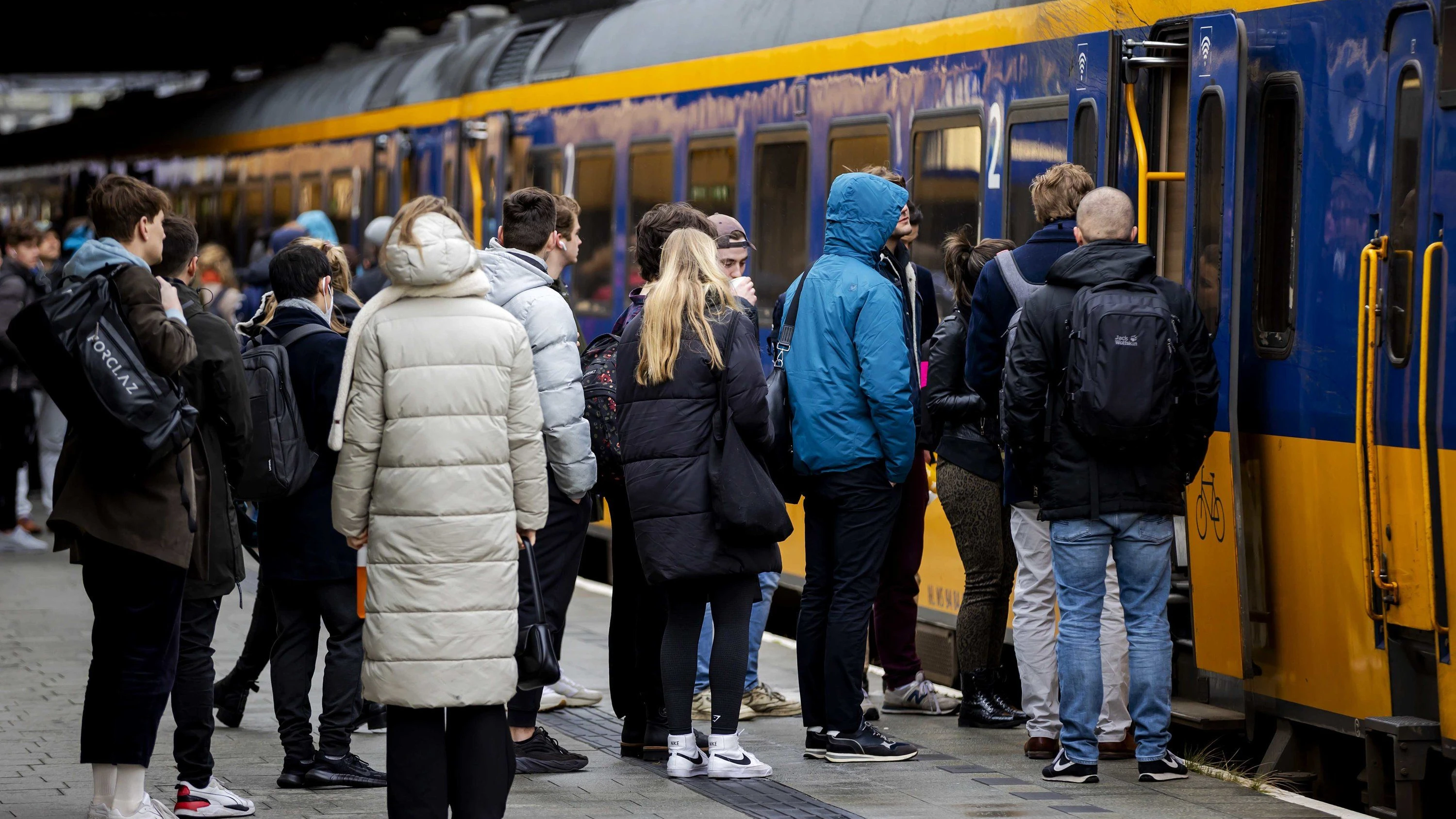 Bus und Bahn: Ein „Niederlandeticket“ nach deutschem Vorbild rückt näher