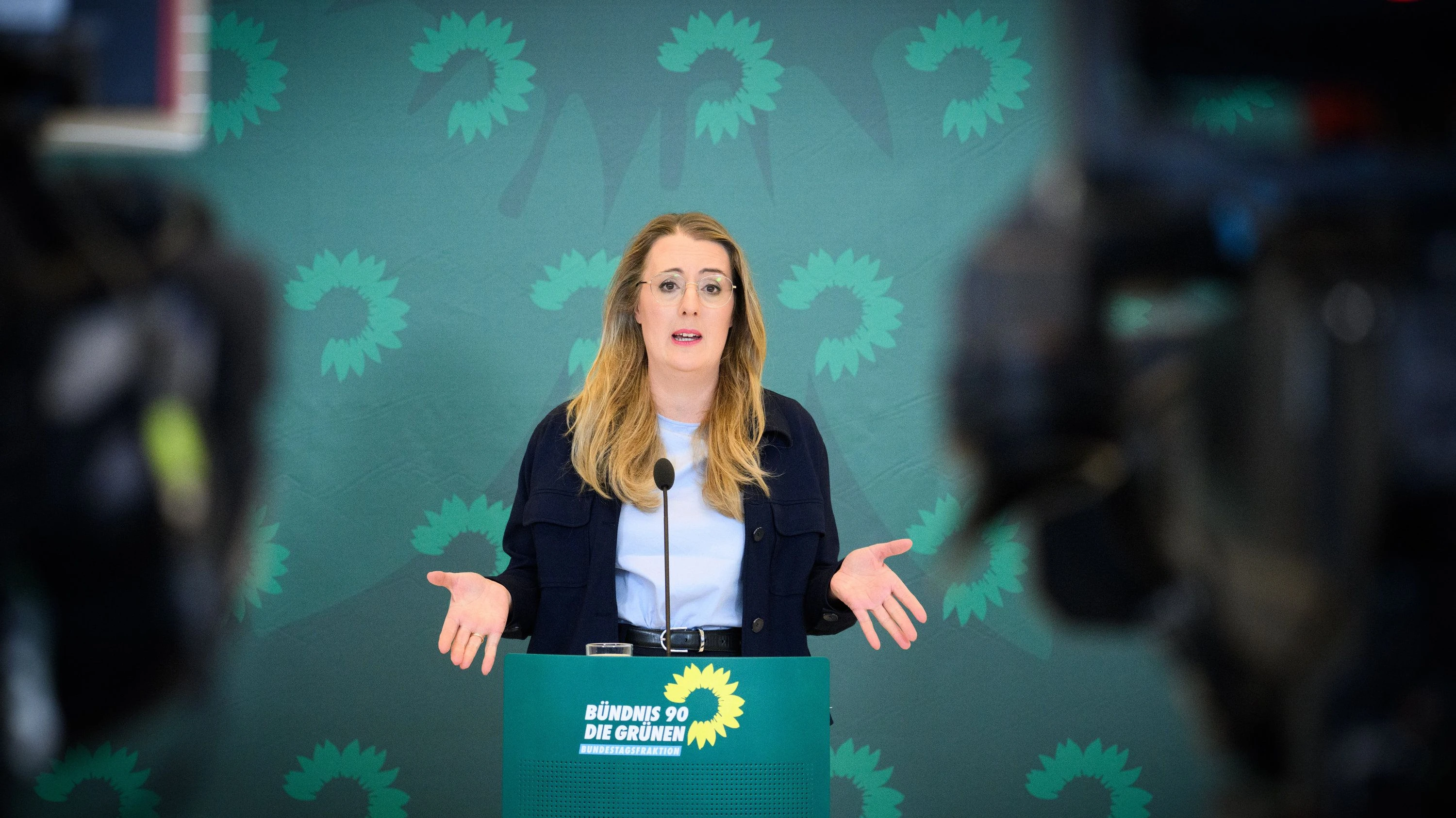 Raus aus der Partei-Krise: Grüne fordern ein „Sofortprogramm“ für die Wirtschaft Raus aus der Partei-Krise: Grüne fordern ein „Sofortprogramm“ für die Wirtschaft