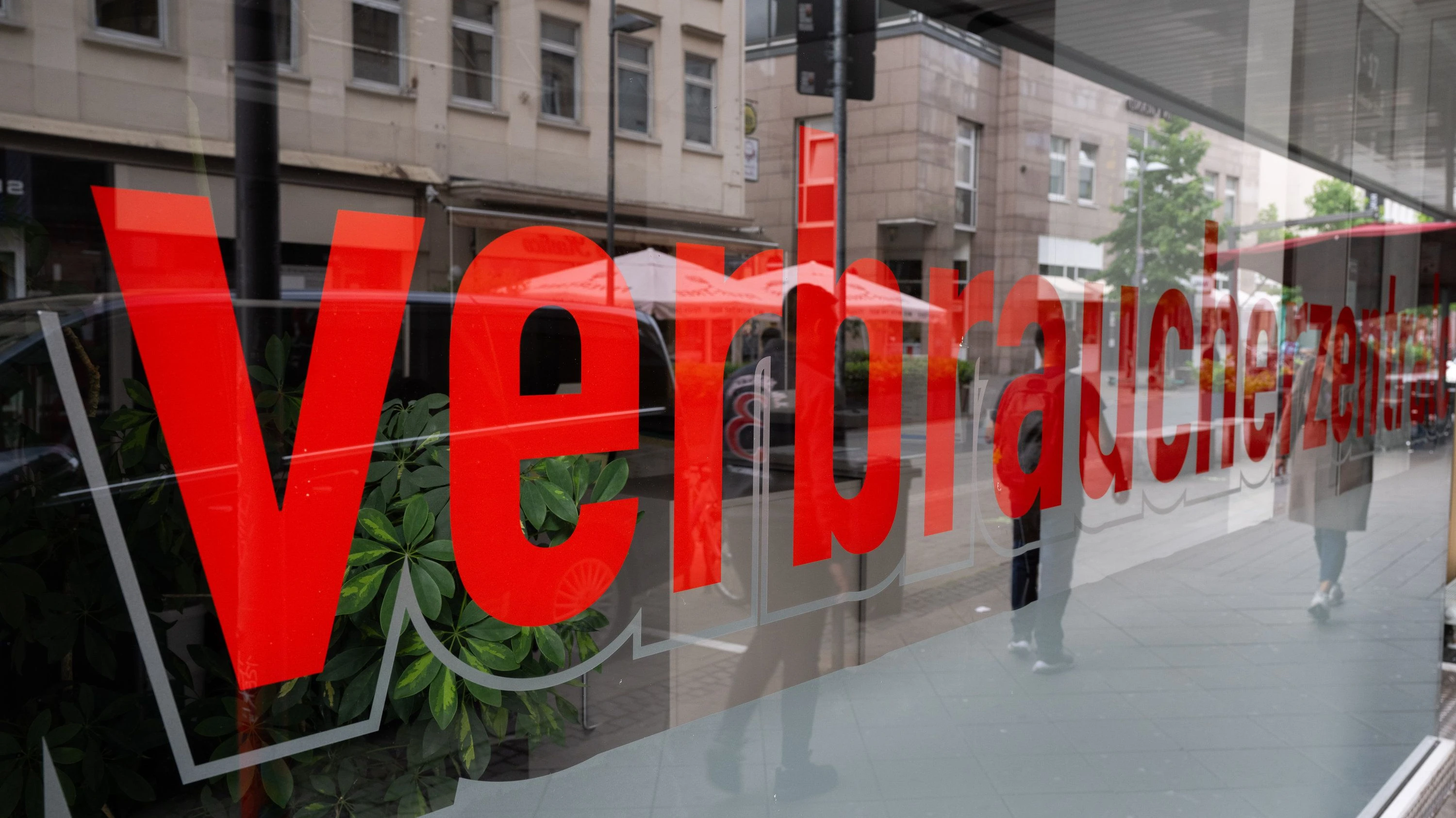 Muss sparen: Die Verbraucherzentrale Hessen bekommt weniger Geld vom Land. - dpa