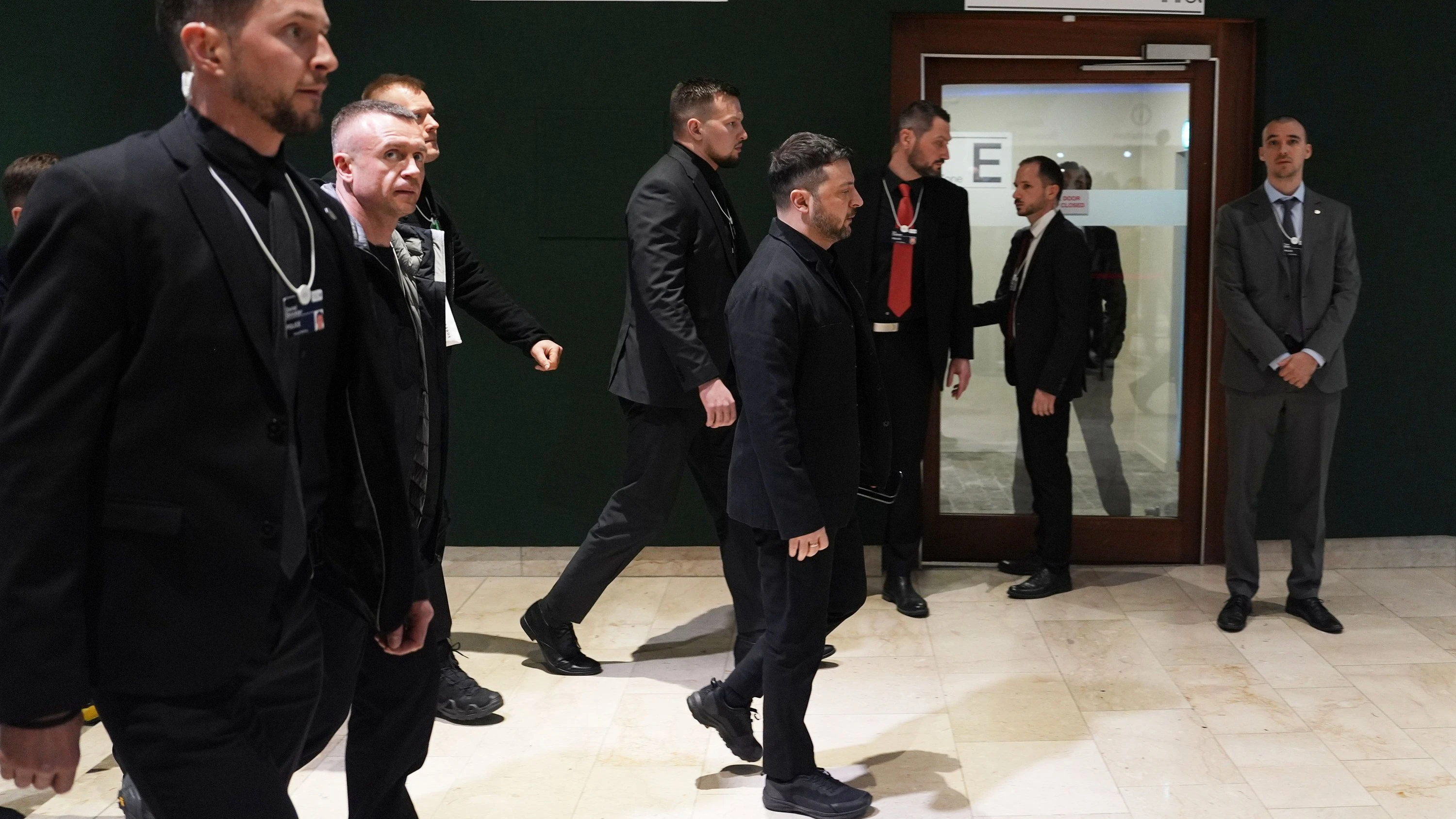 Krieg in der Ukraine: Selenskyj und Trump sprechen in Davos