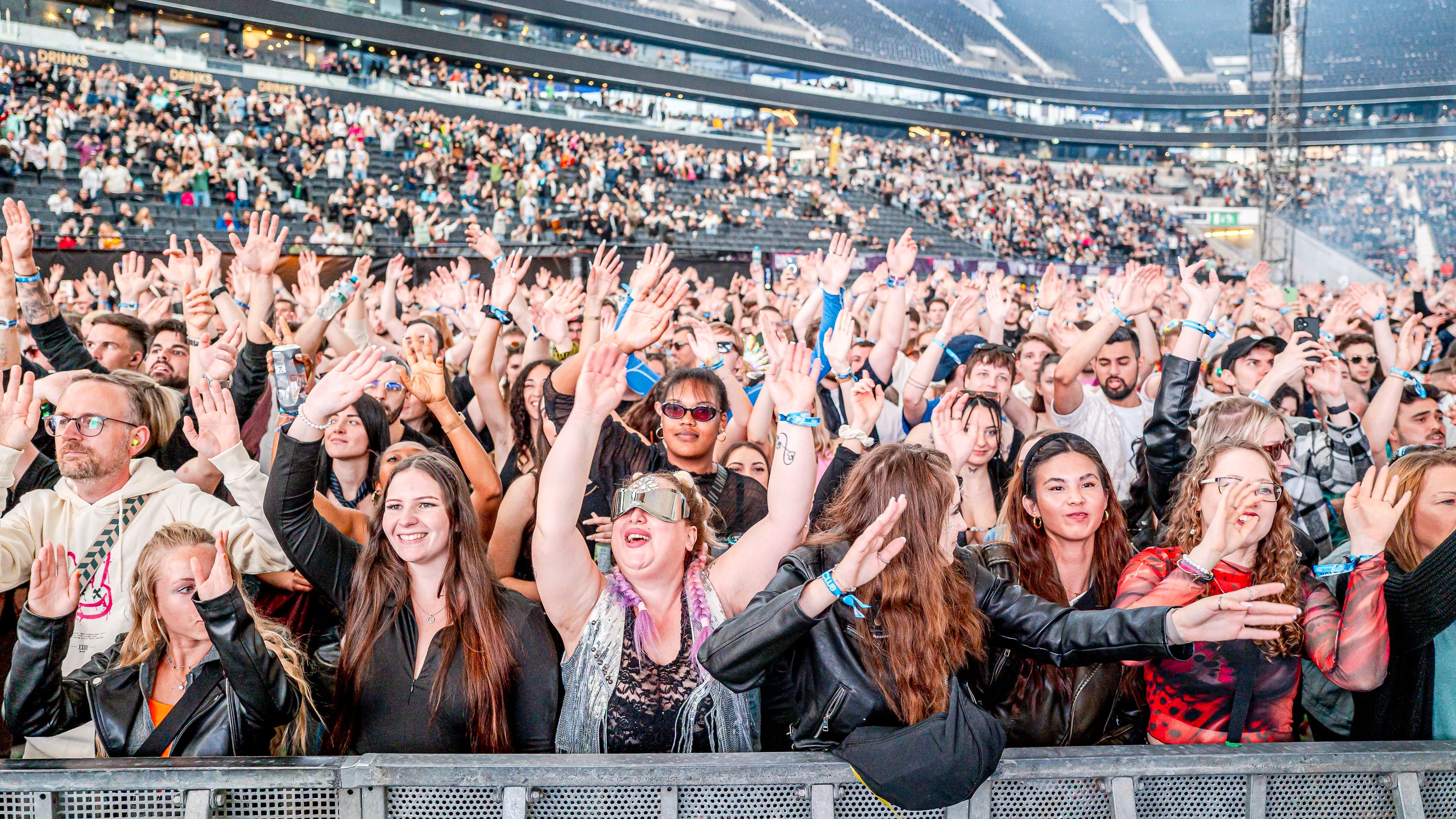 Die Stimmung ist gut beim World Club Dome vor einem Jahr. Wem bei der diesjährigen Auflage nicht danach ist, der findet bei der Festivalseelsorge Ansprechpartner. - Michael Braunschädel