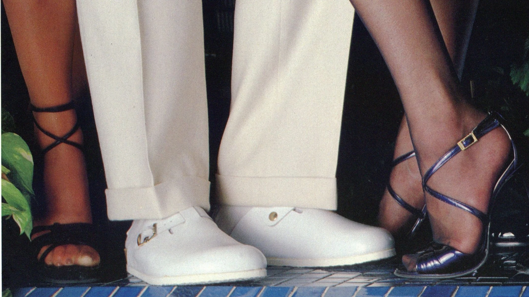 Einer hat's bequem: Werbeaufnahme von Birkenstock von 1979 aus dem Archiv des Unternehmens. - Birkenstock