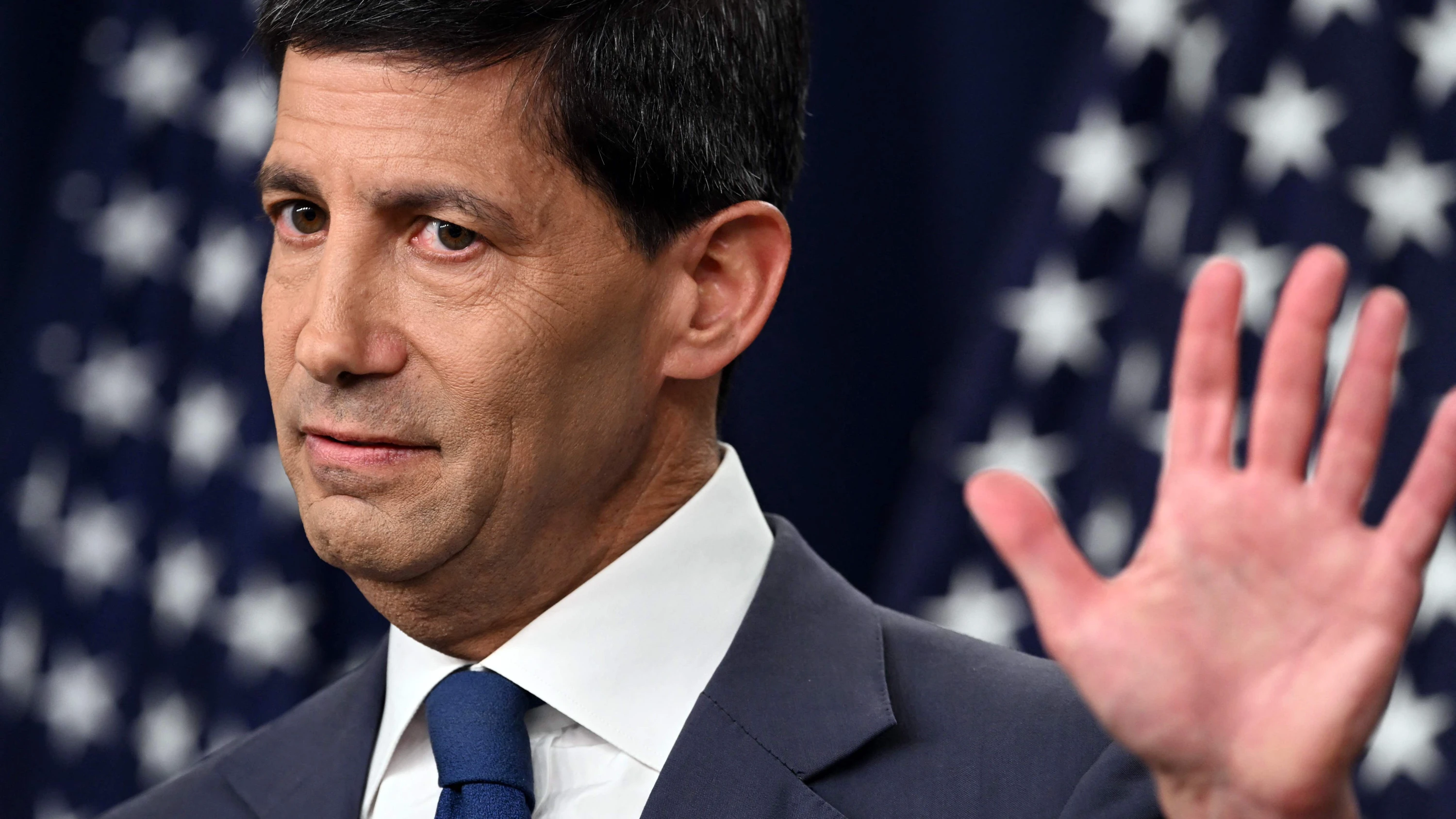 Amerikas Geldpolitik: Fed-Chef Warsh wagt den Zinsschritt Amerikas Geldpolitik: Fed-Chef Warsh wagt den Zinsschritt