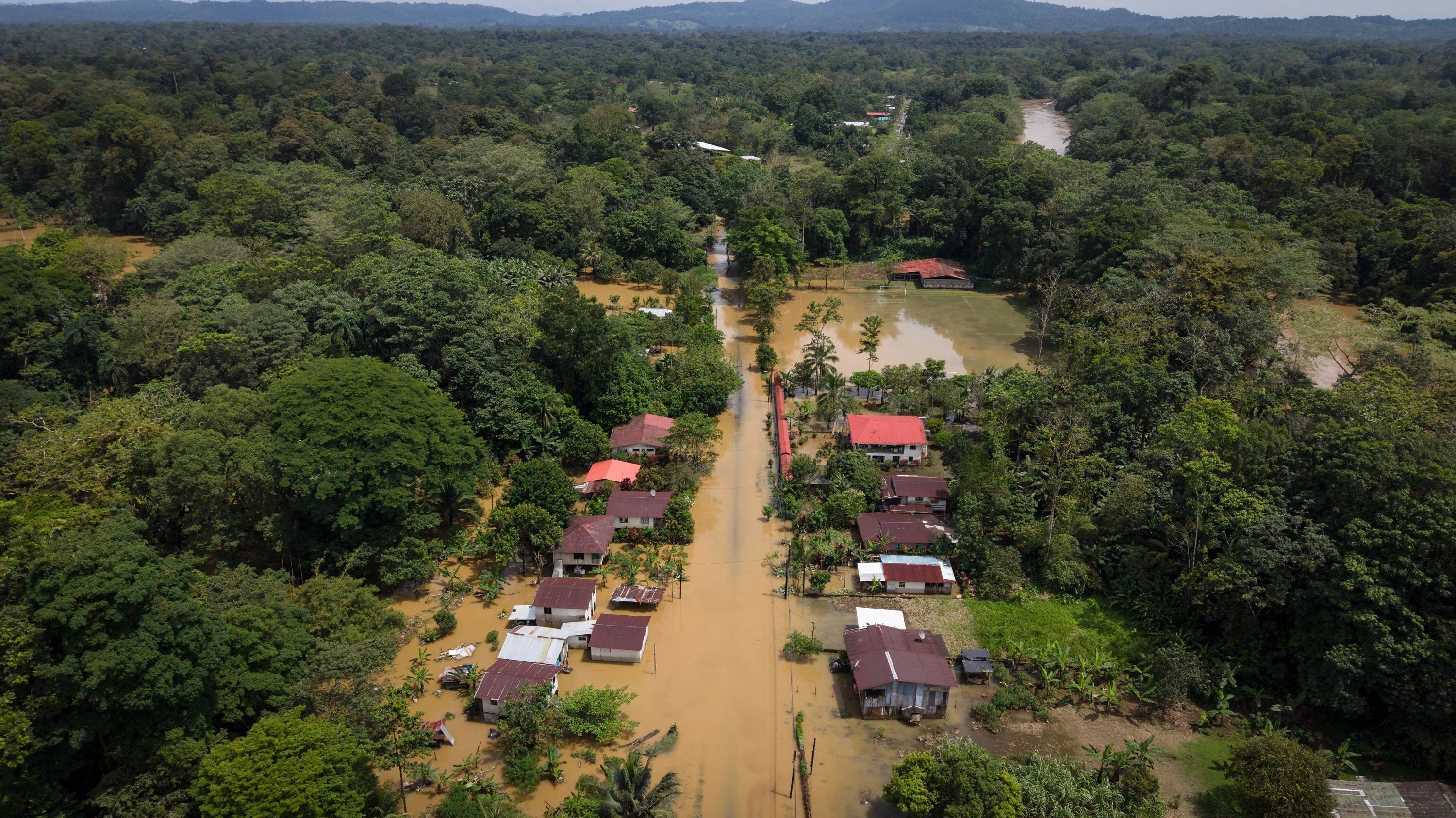 Bild: DIVERSE, COSTA RICA: Hunderte nach Überschwemmungen in Costa Rica in Notunterkünften