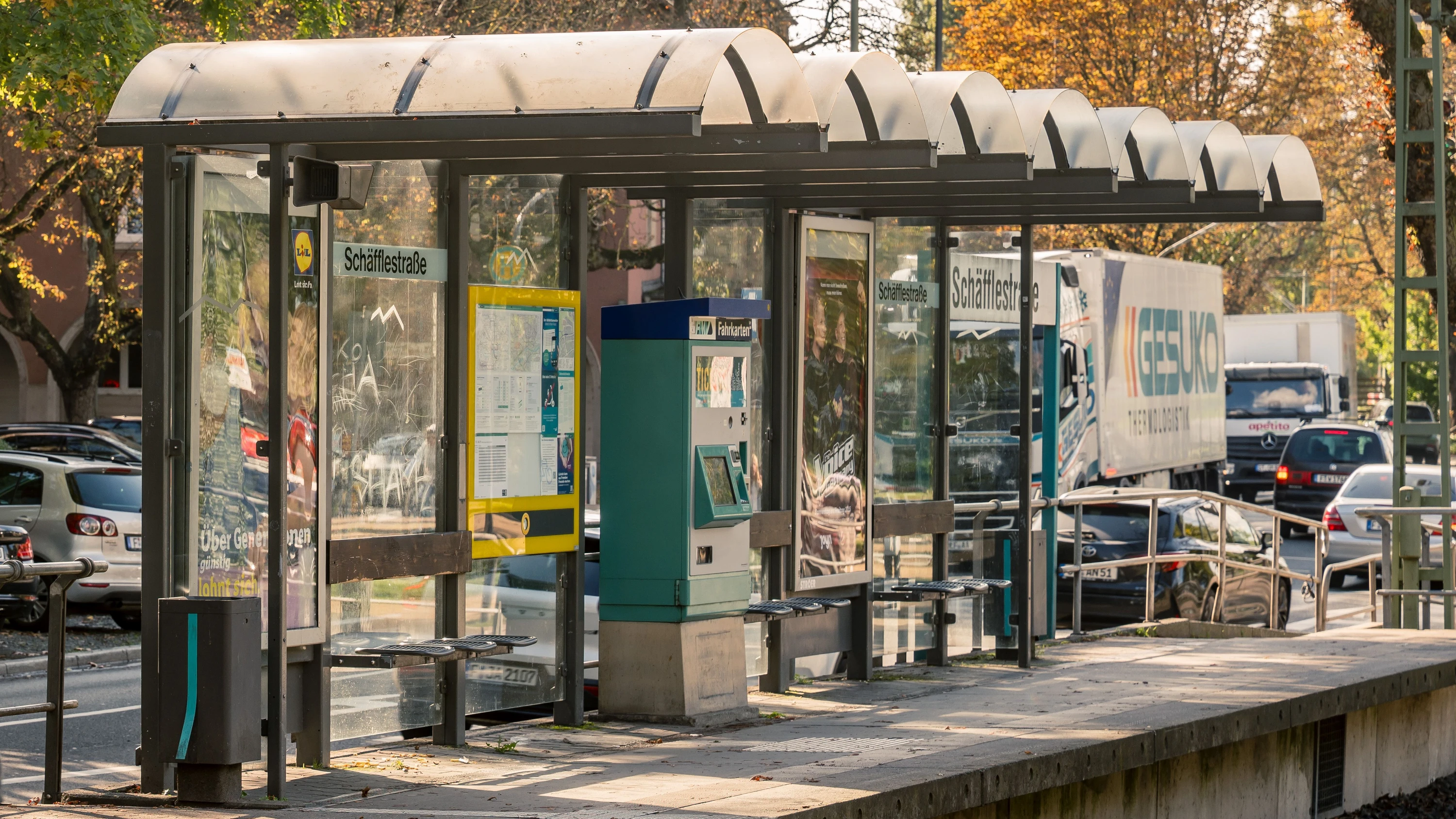 Böse Überraschung: An der Tramstation Schäfflestraße trafen der Angeklagte und der Geschädigte aufeinander (Archivbild). - Maximilian von Lachner