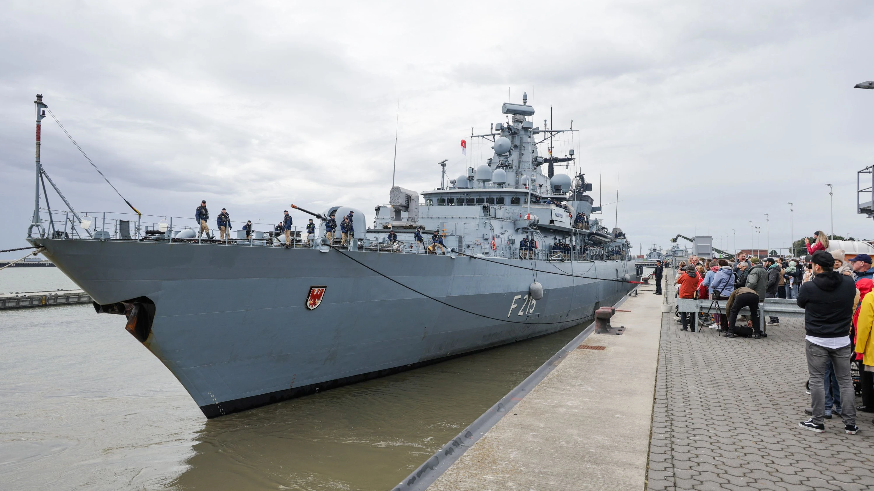 Deutschland-Liveblog: Marineinspekteur warnt vor Überlastung