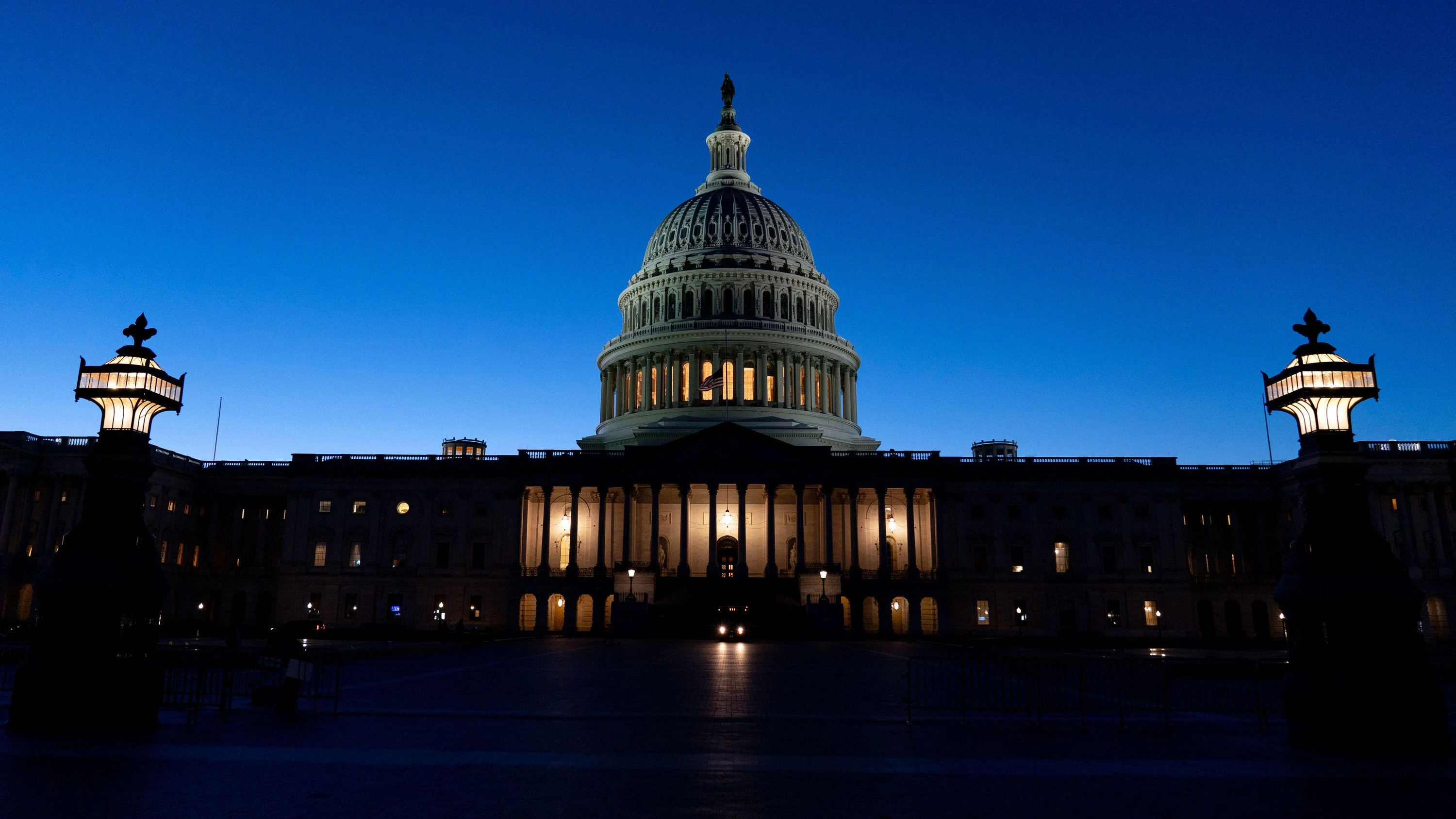 Liveblog USA unter Trump: Abwendung eines längeren Shutdowns: US-Senat stimmt Haushalt zu