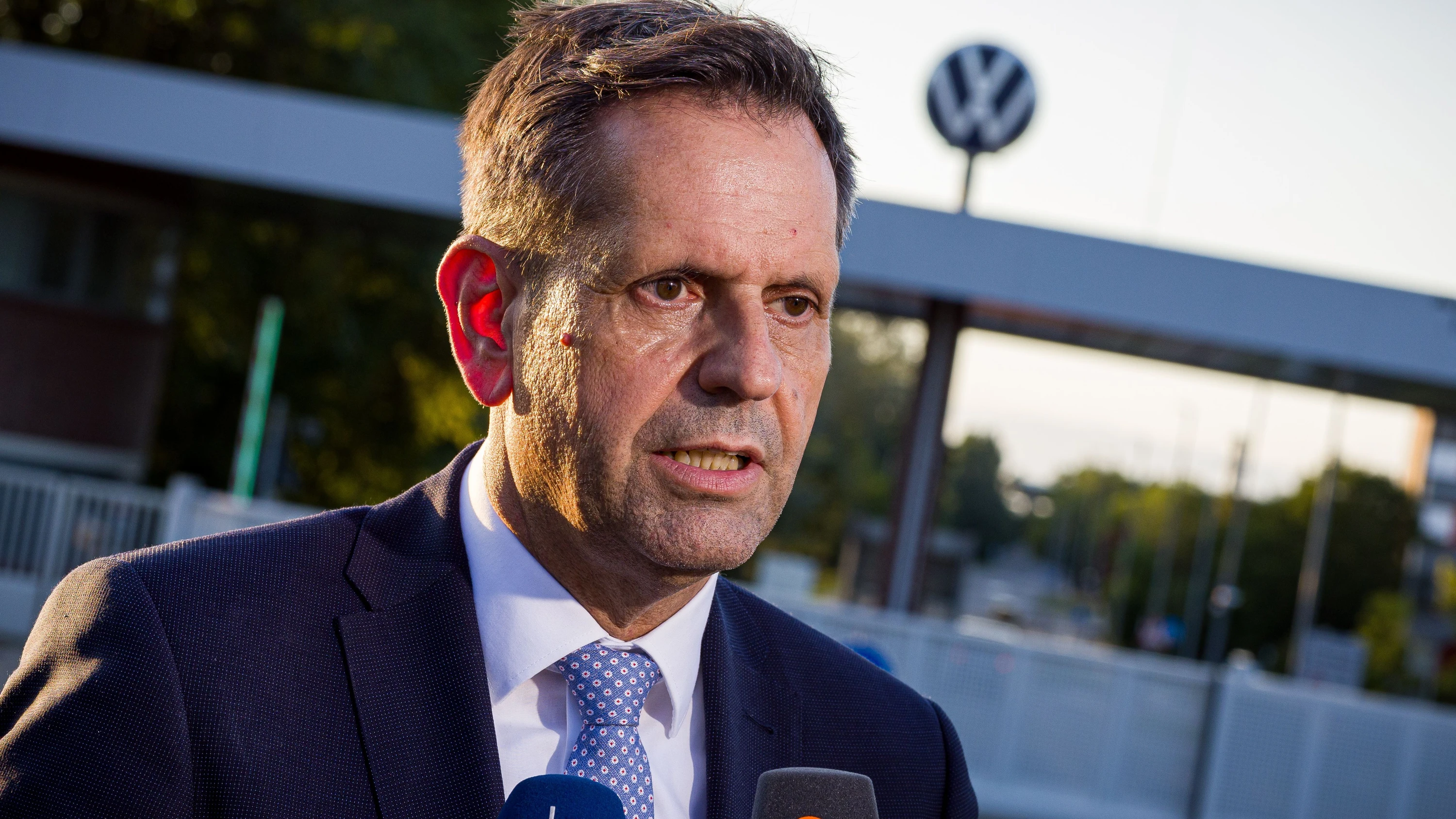 Politik kritisiert Blume: „Werksschließungen sind keine Zukunftsstrategie für Volkswagen“