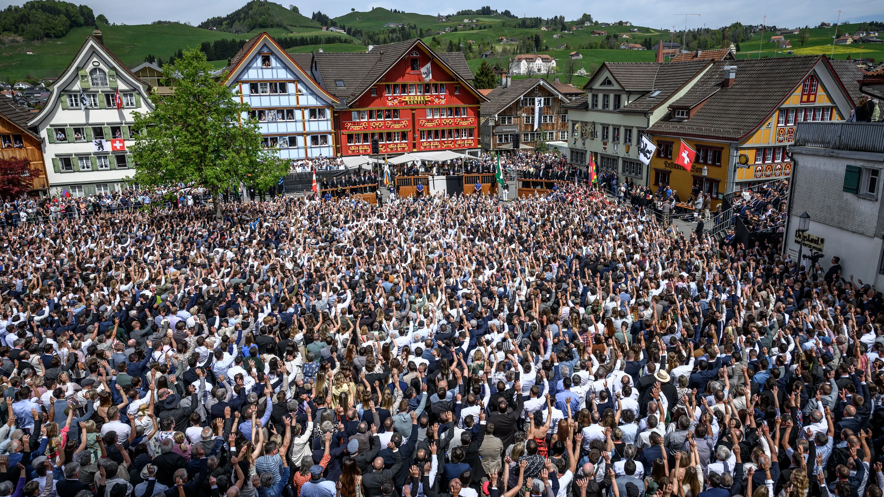 Erfolg der Alpenrepublik: In der Schweiz hat der Bürger immer das letzte Wort Erfolg der Alpenrepublik: In der Schweiz hat der Bürger immer das letzte Wort