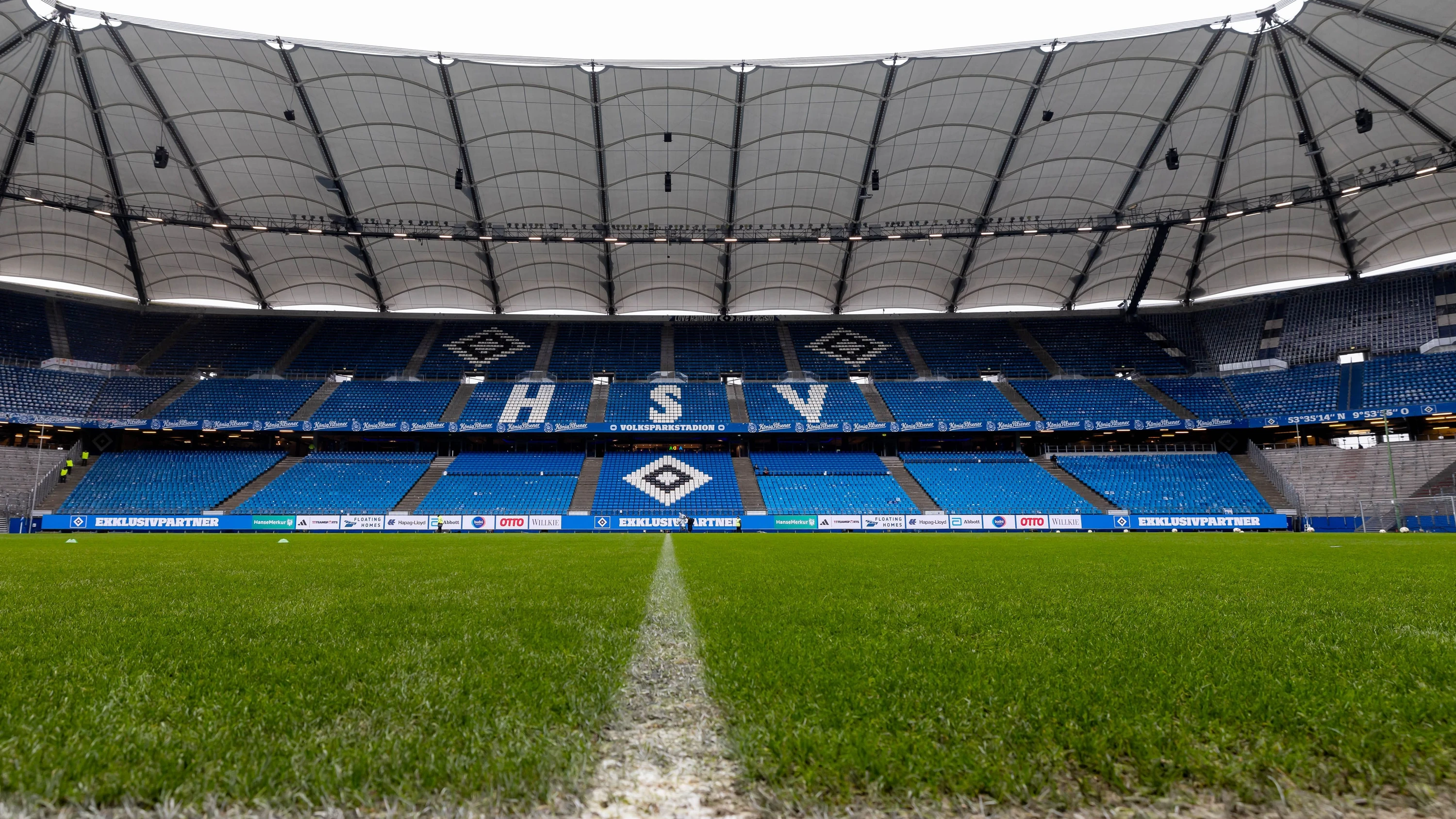 Das Volksparkstadion: Normalerweise trägt der HSV hier seine Heimspiele aus. Am Dienstag hat allerdings der Hamburg Eimsbütteler Ballspiel Club dort Heimrecht. - dpa