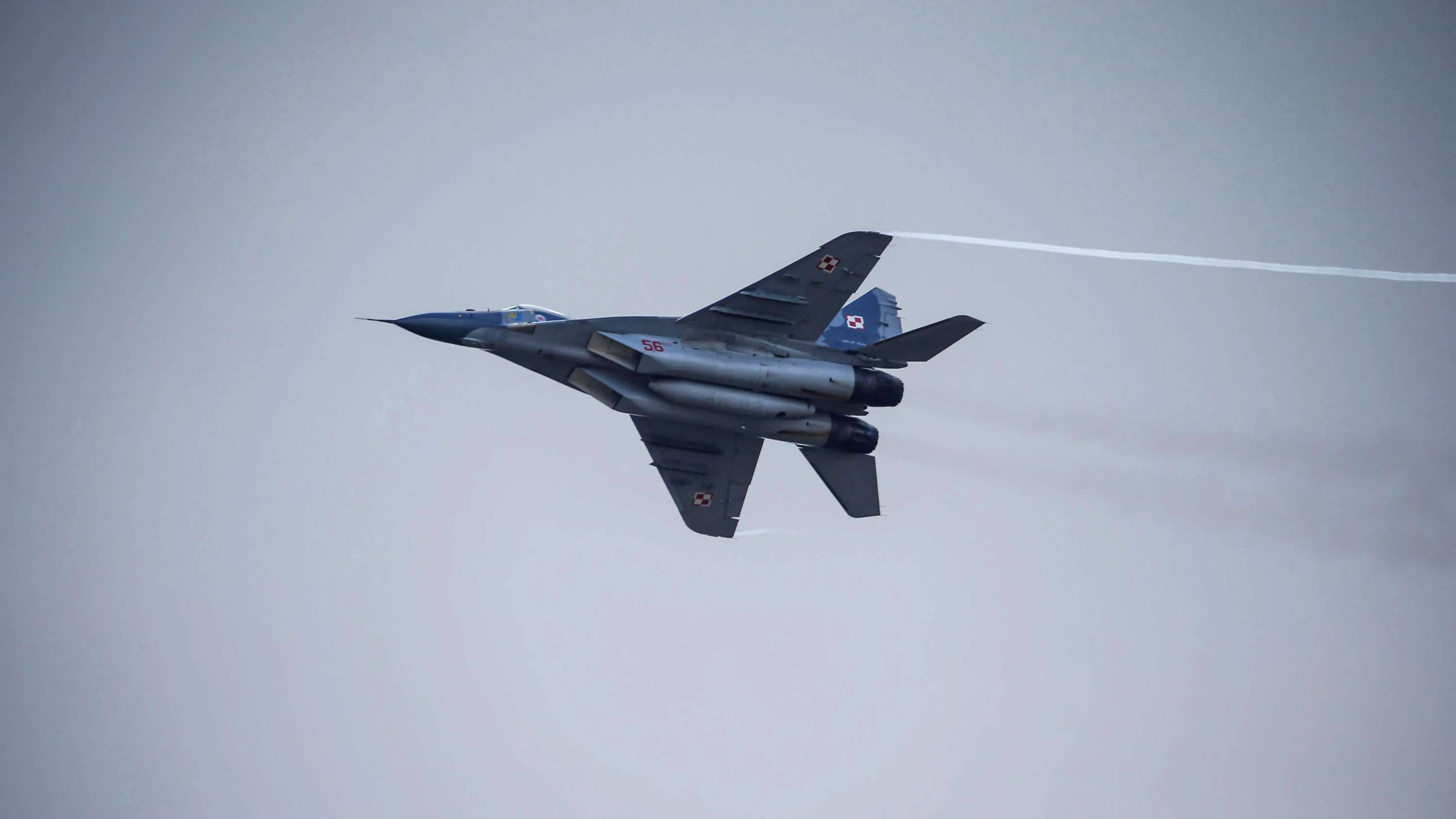 Ein MiG-29-Kampfjet der polnischen Luftwaffe fliegt bei einer Luftfahrt-Schau. (Smybolbild) - dpa