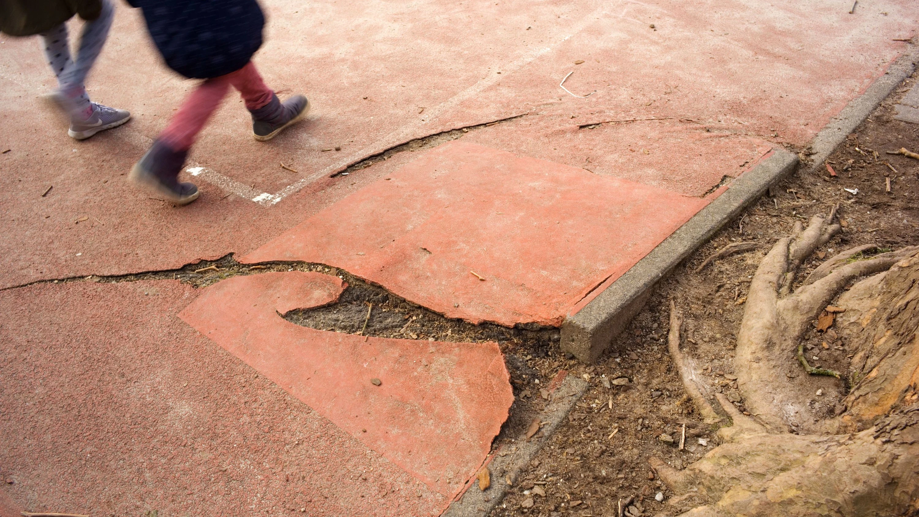 NS-Symbole in der Schule: Wenn es an Bildung und Erziehung fehlt NS-Symbole in der Schule: Wenn es an Bildung und Erziehung fehlt