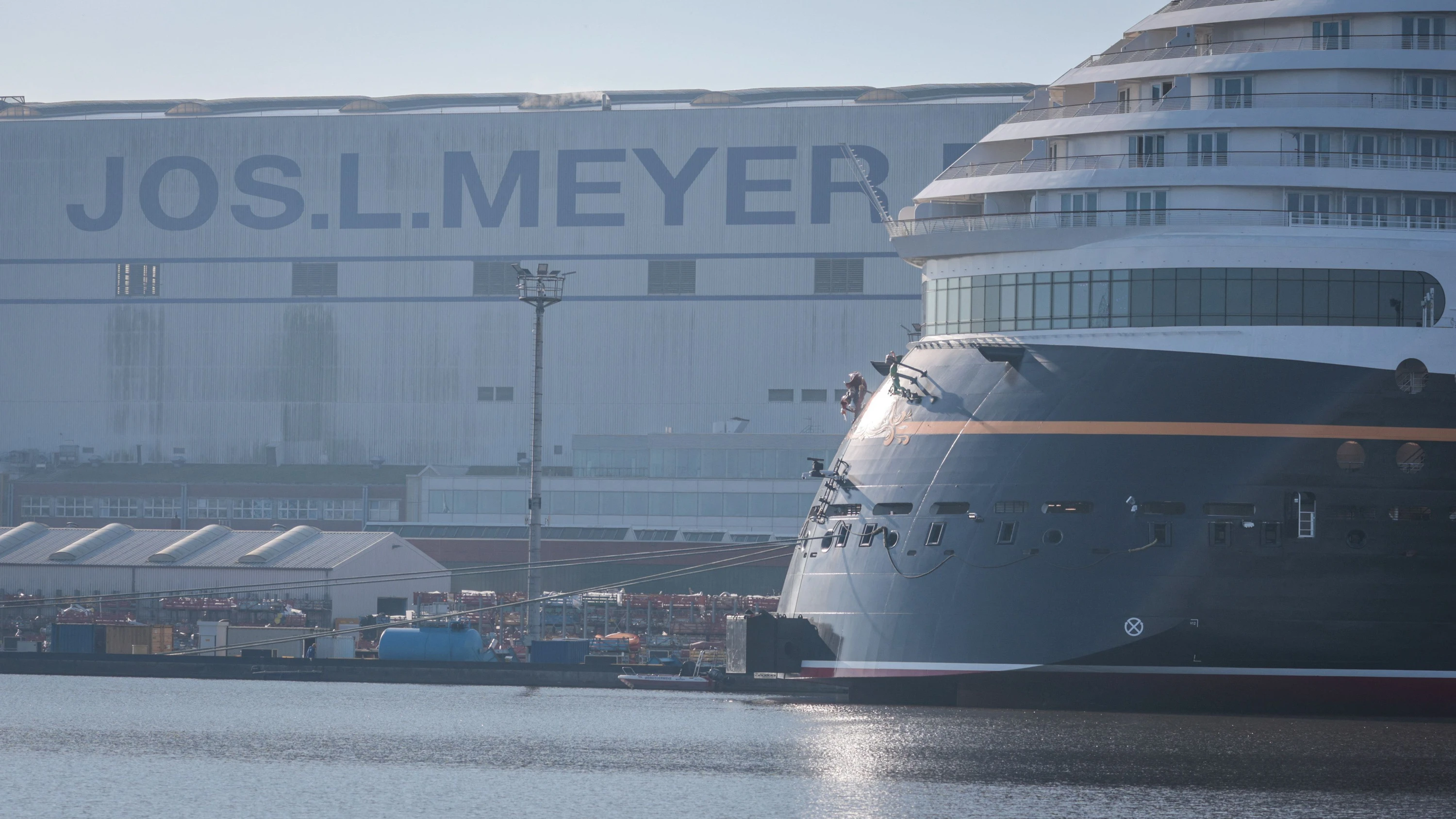 nach Rettung: Meyer Werft einigt sich auf Milliarden-Deal mit MSC Cruises nach Rettung: Meyer Werft einigt sich auf Milliarden-Deal mit MSC Cruises