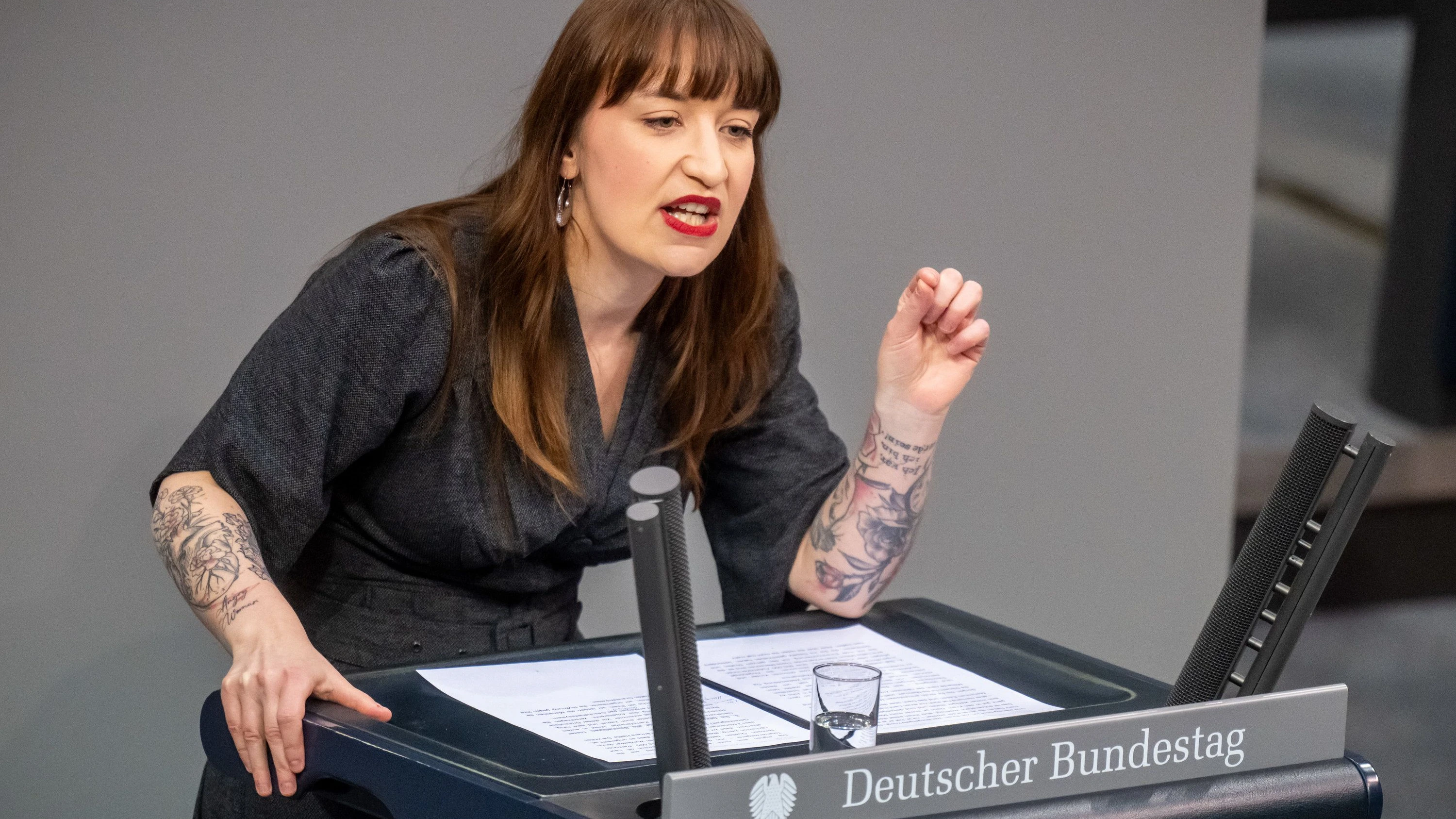 Deutschland-Blog: Opposition wirft Regierung Lügen und Hetzkampagne vor