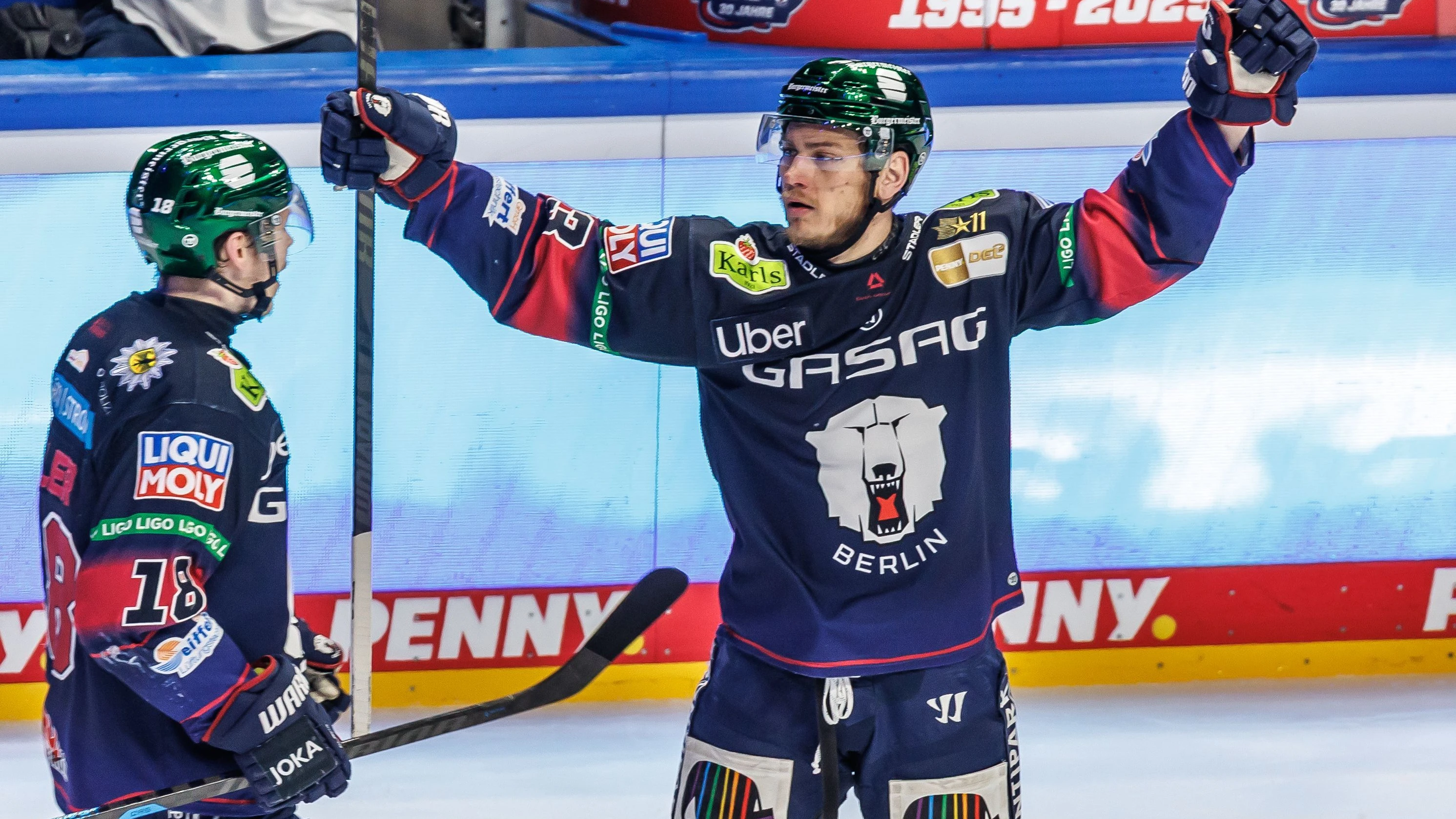 Eishockey-Play-offs: Eisbären Berlin gewinnen auch zweites DEL-Finalspiel