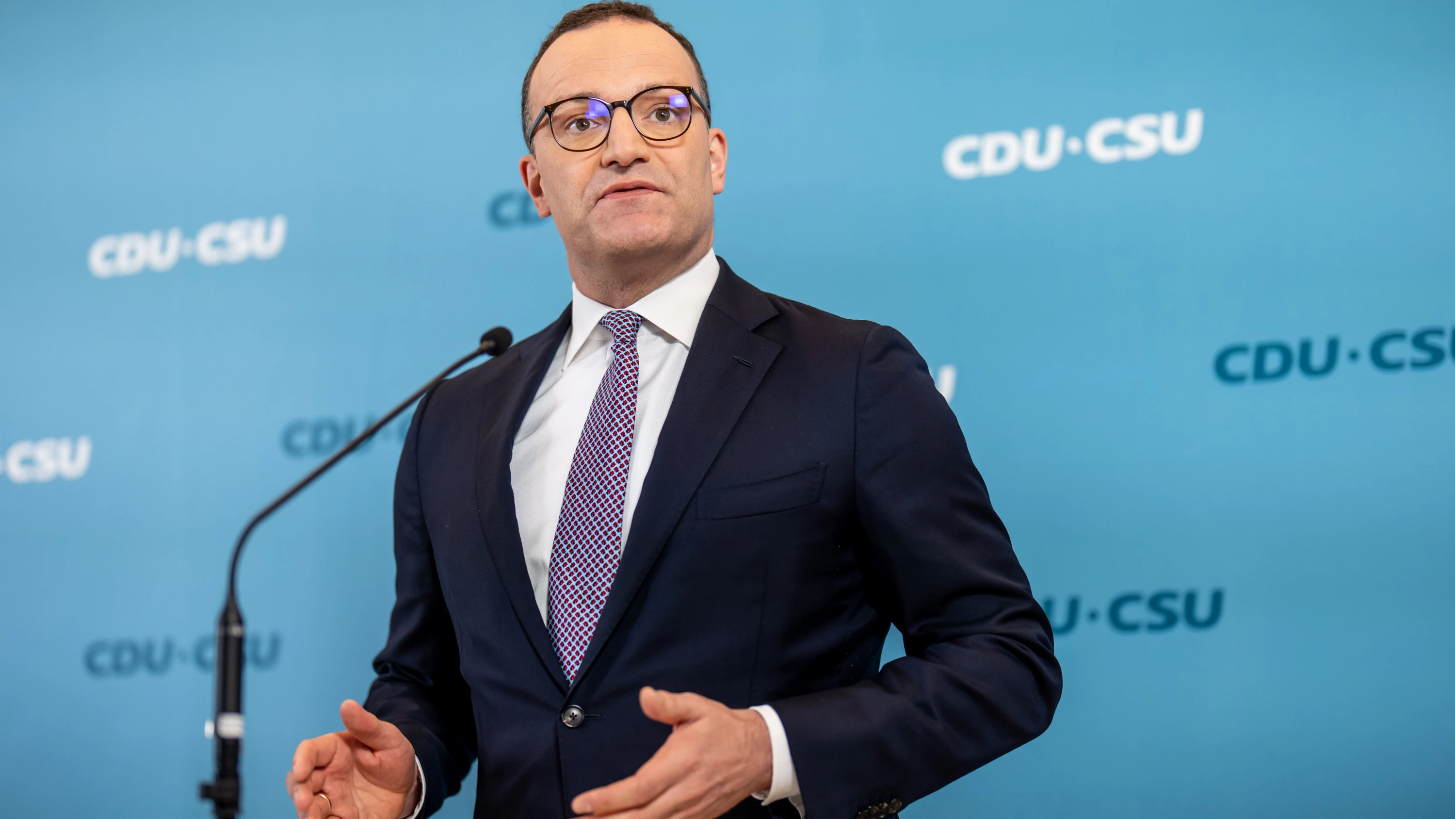 Deutschland-Liveblog: Jens Spahn tritt als Fraktionschef zurück