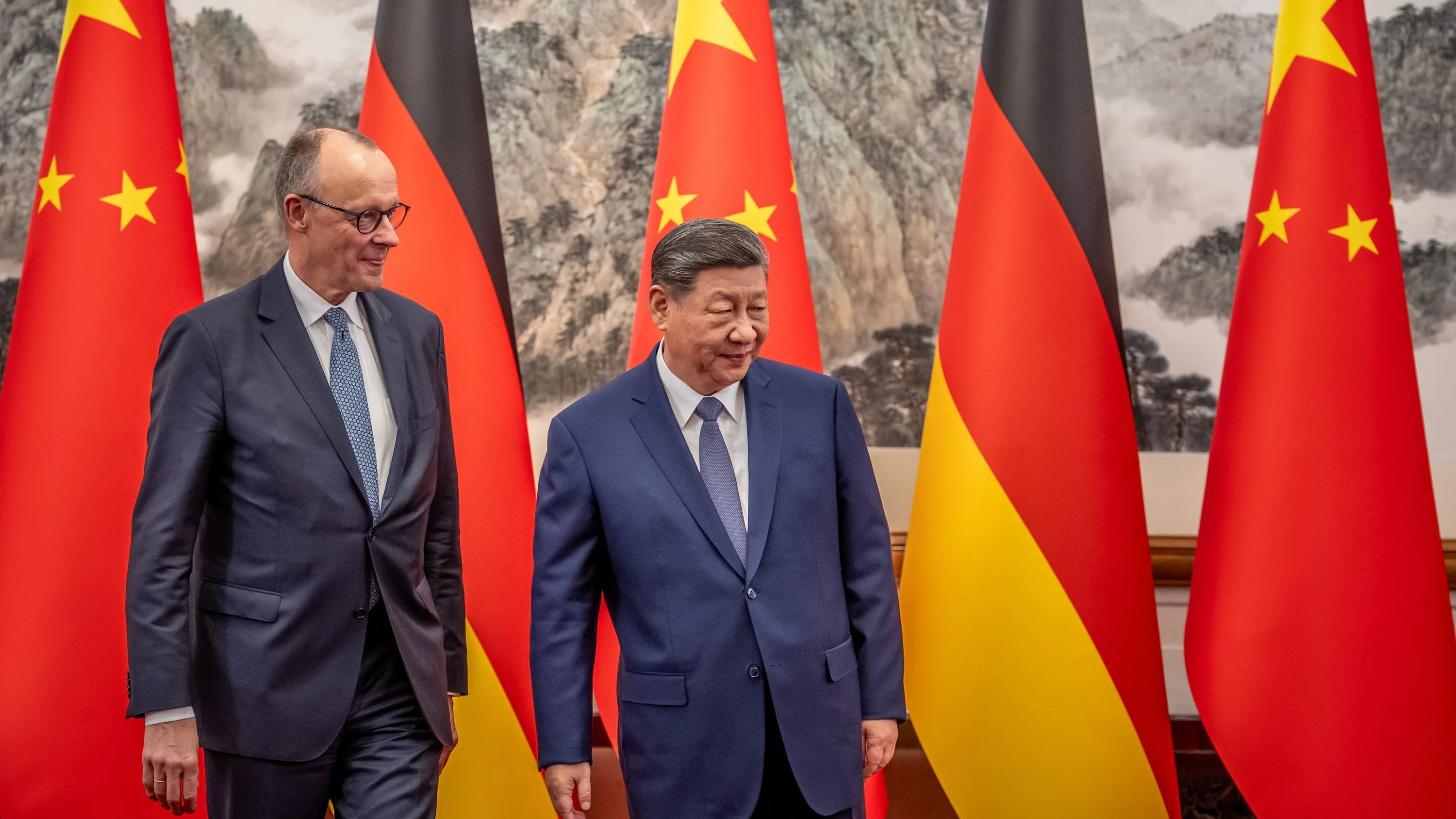 Merz in Peking: Freundliche Appelle bringen nichts