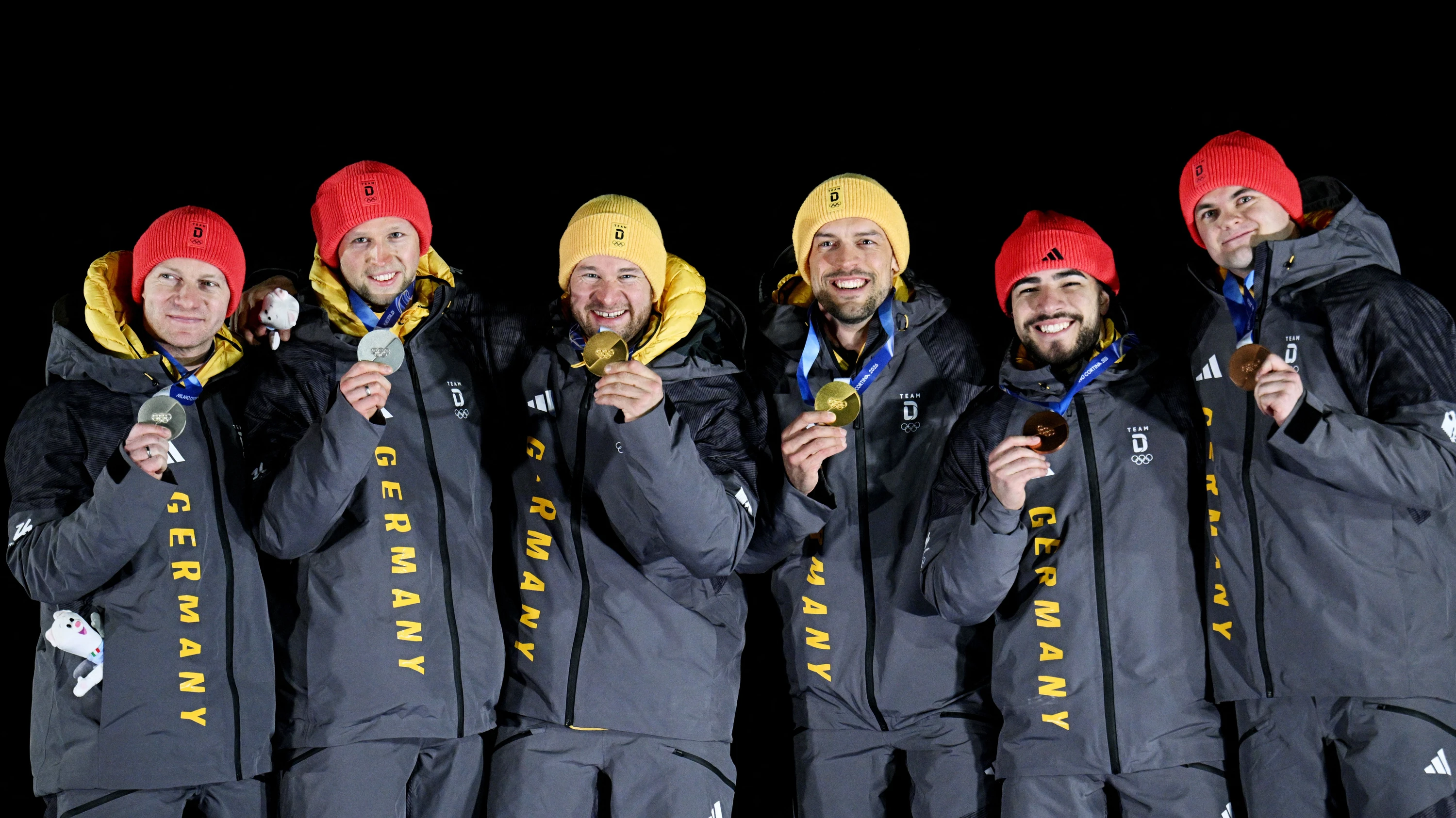 Liveblog Olympia 2026: Gold, Silber und Bronze für Deutschland im Zweierbob Liveblog Olympia 2026: Gold, Silber und Bronze für Deutschland im Zweierbob