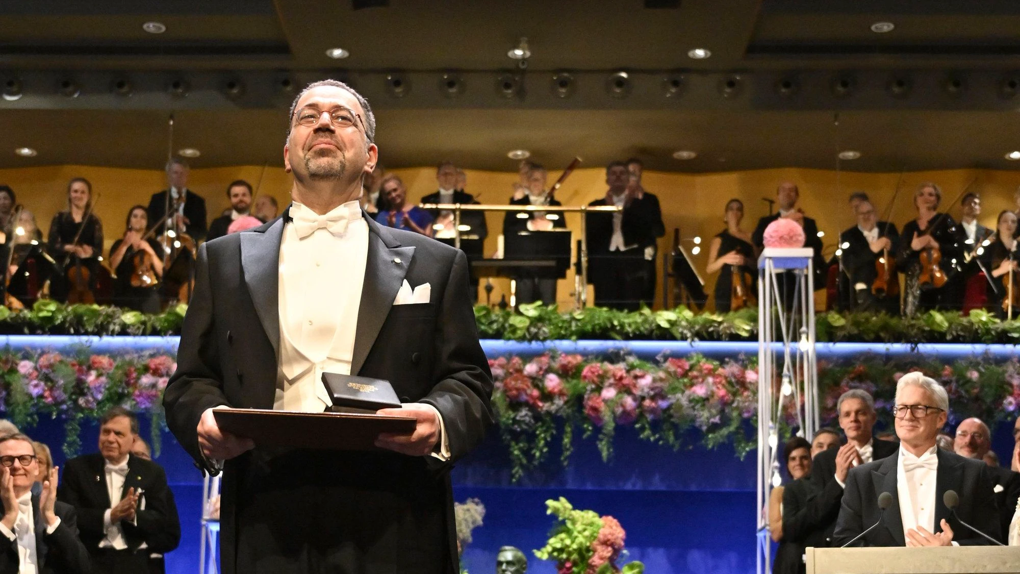 Daron Acemoğlu im Jahr 2024 während der Nobelpreisverleihung in Stockholm - dpa
